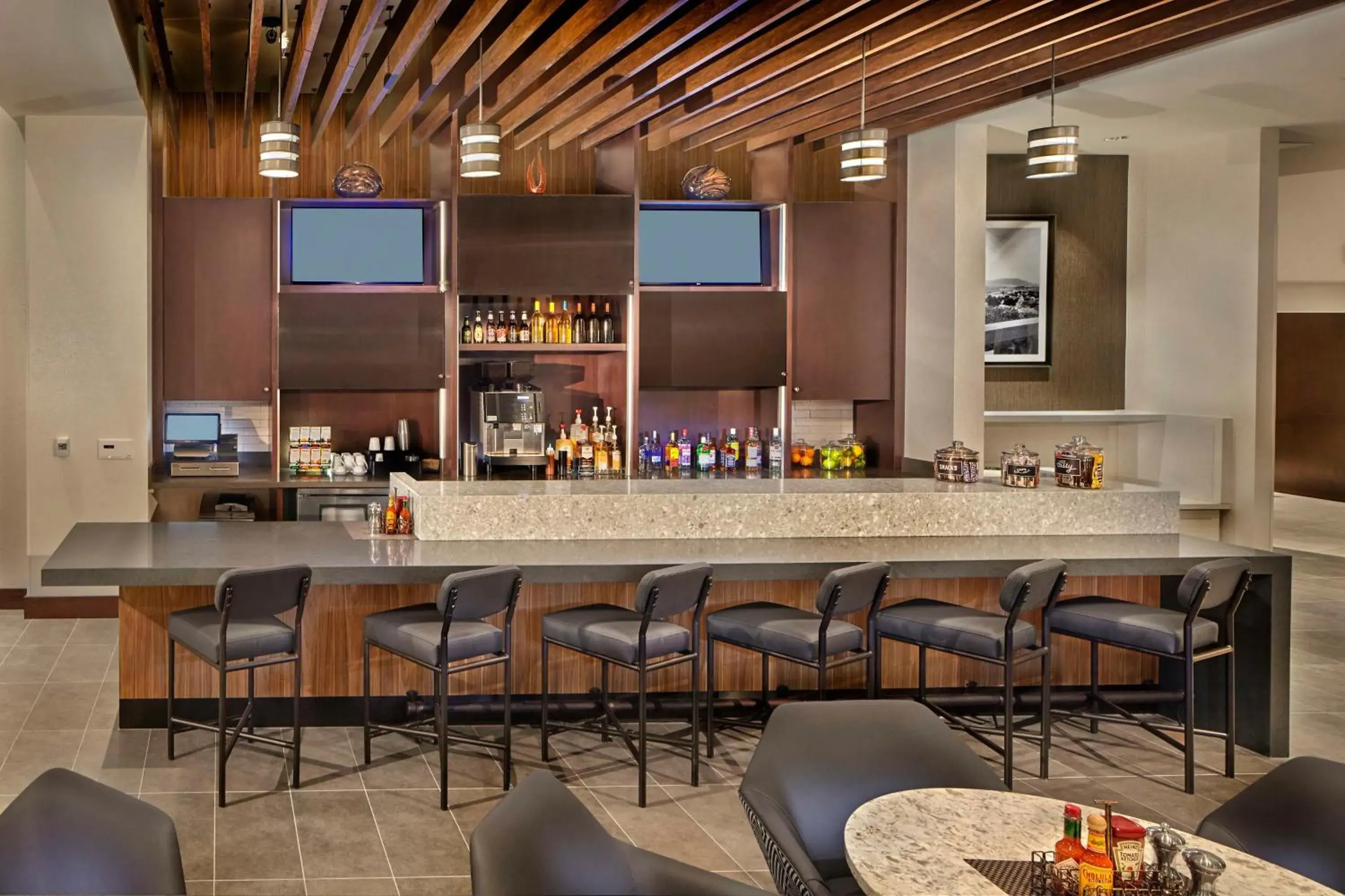 Lounge or bar in Hyatt Place State College Lounge or bar in Hyatt Place State College