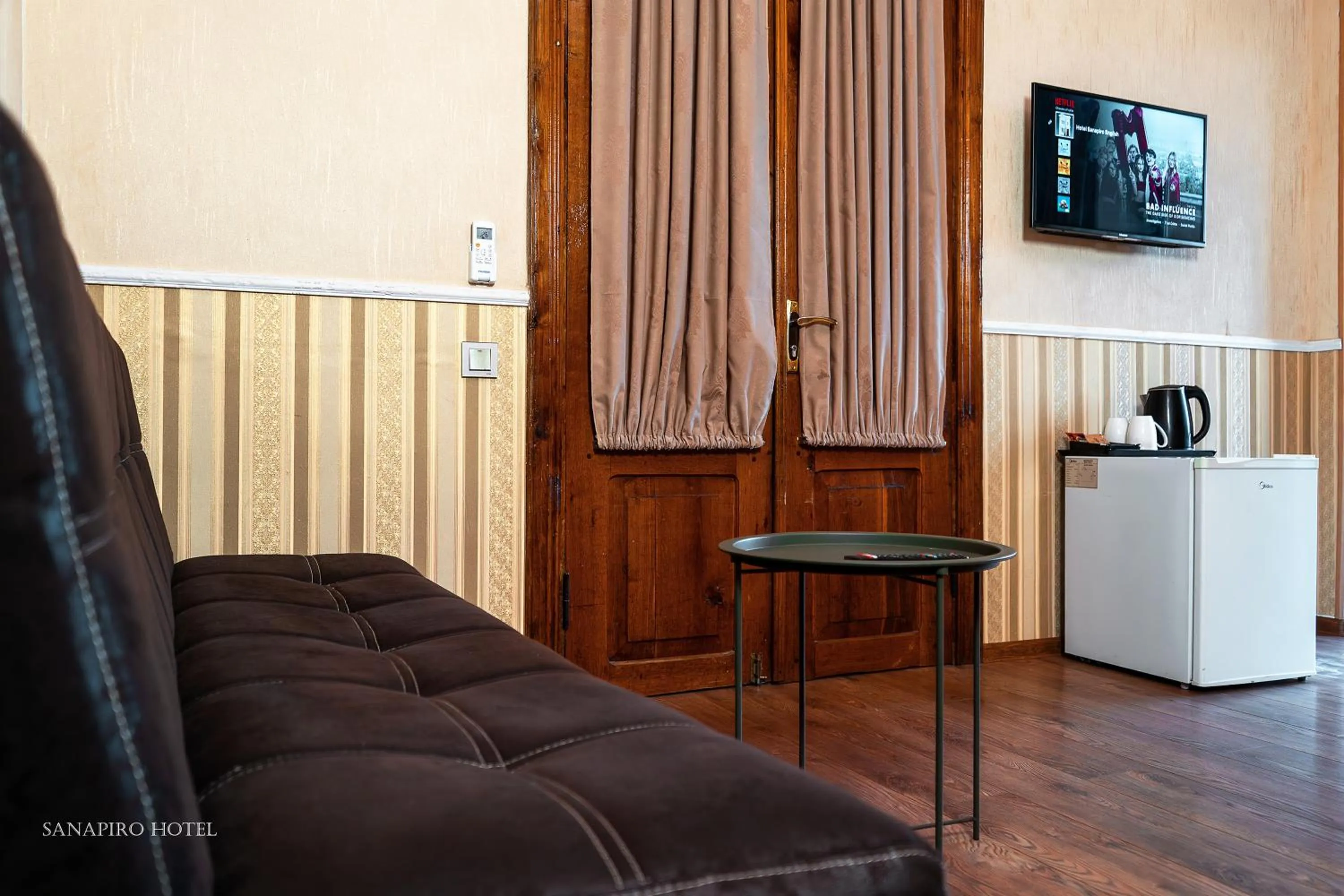 Bedroom in Sanapiro Hotel
