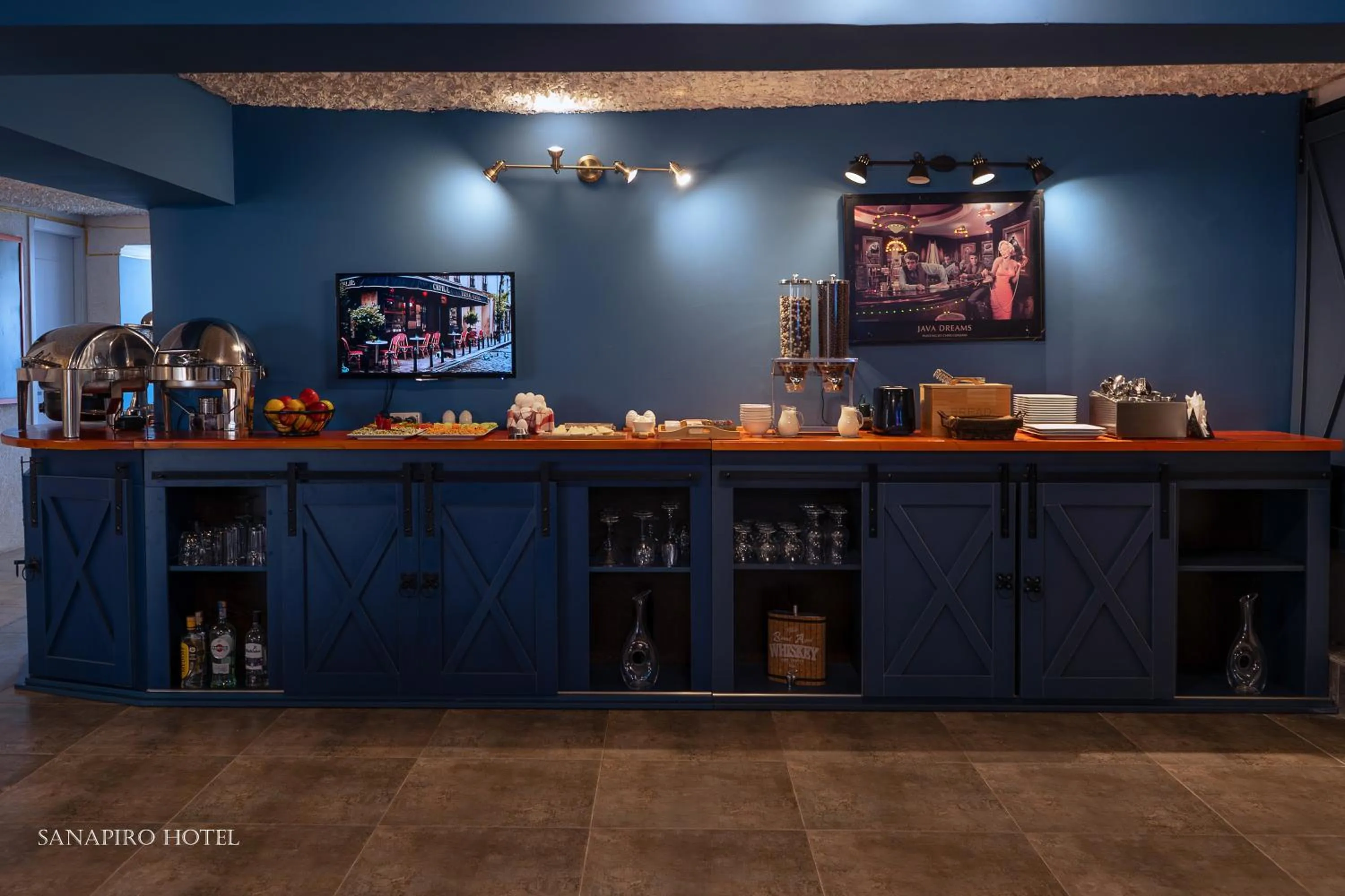 Buffet breakfast in Sanapiro Hotel