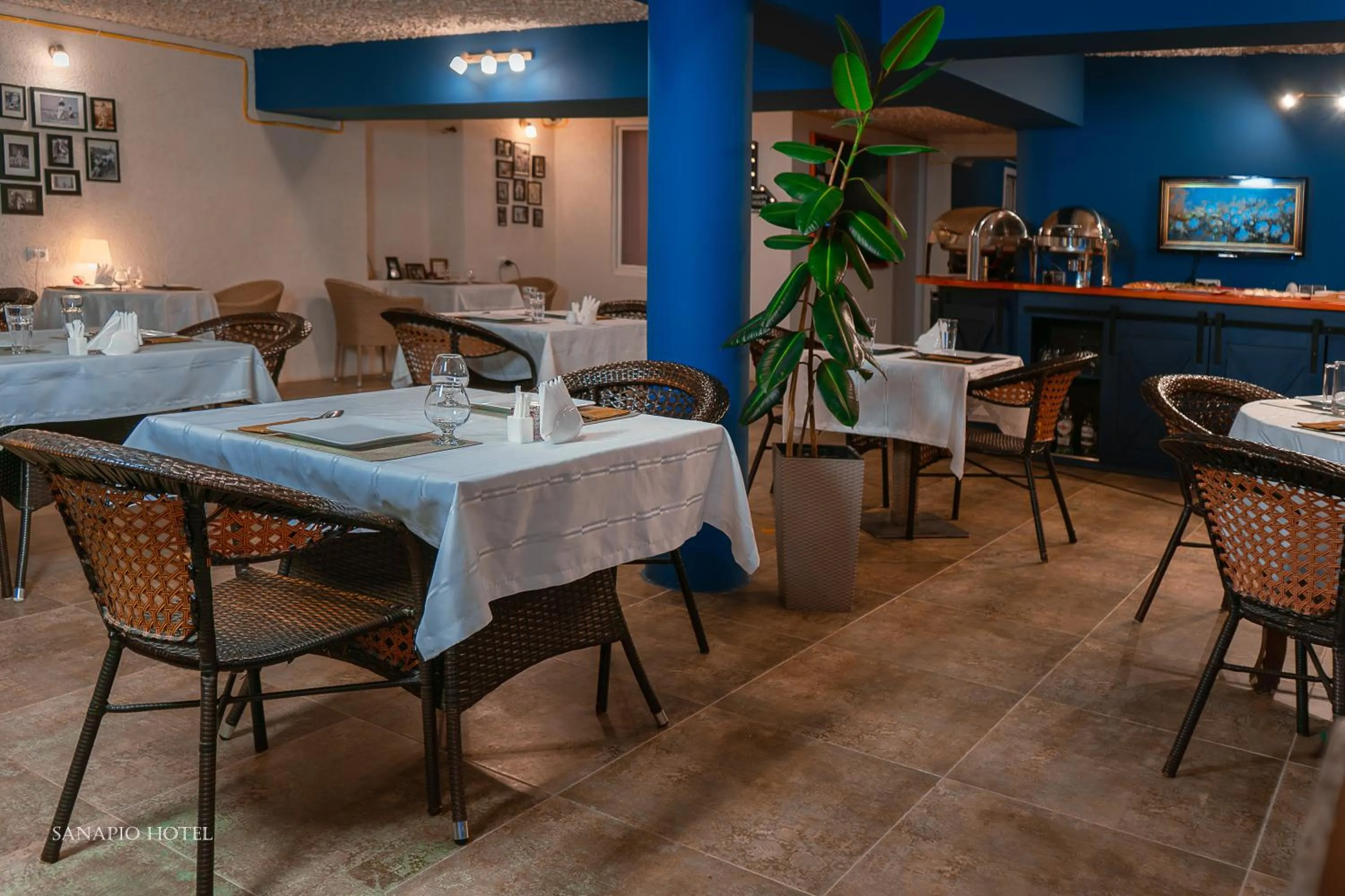 Dining area in Sanapiro Hotel