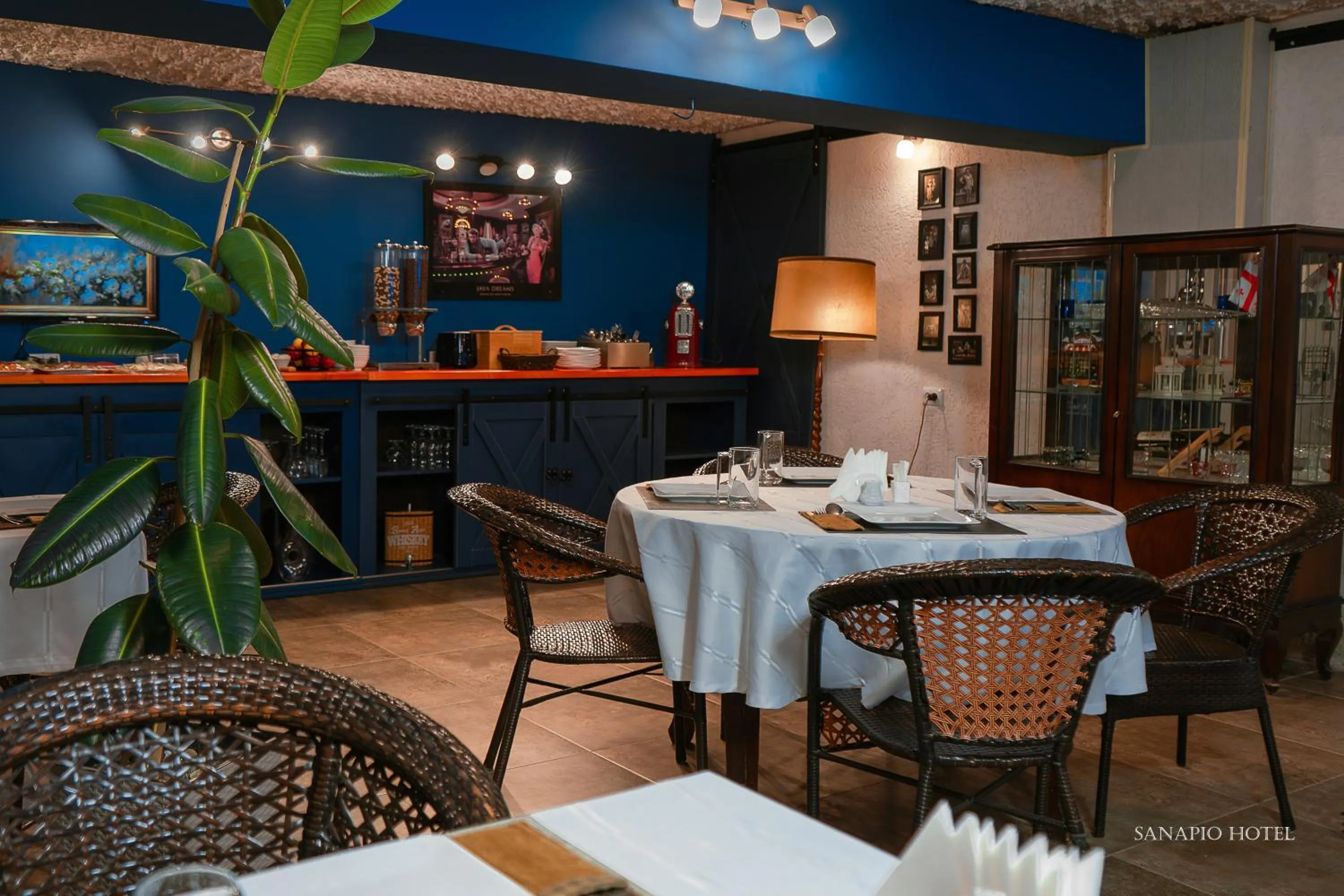 Dining area in Sanapiro Hotel