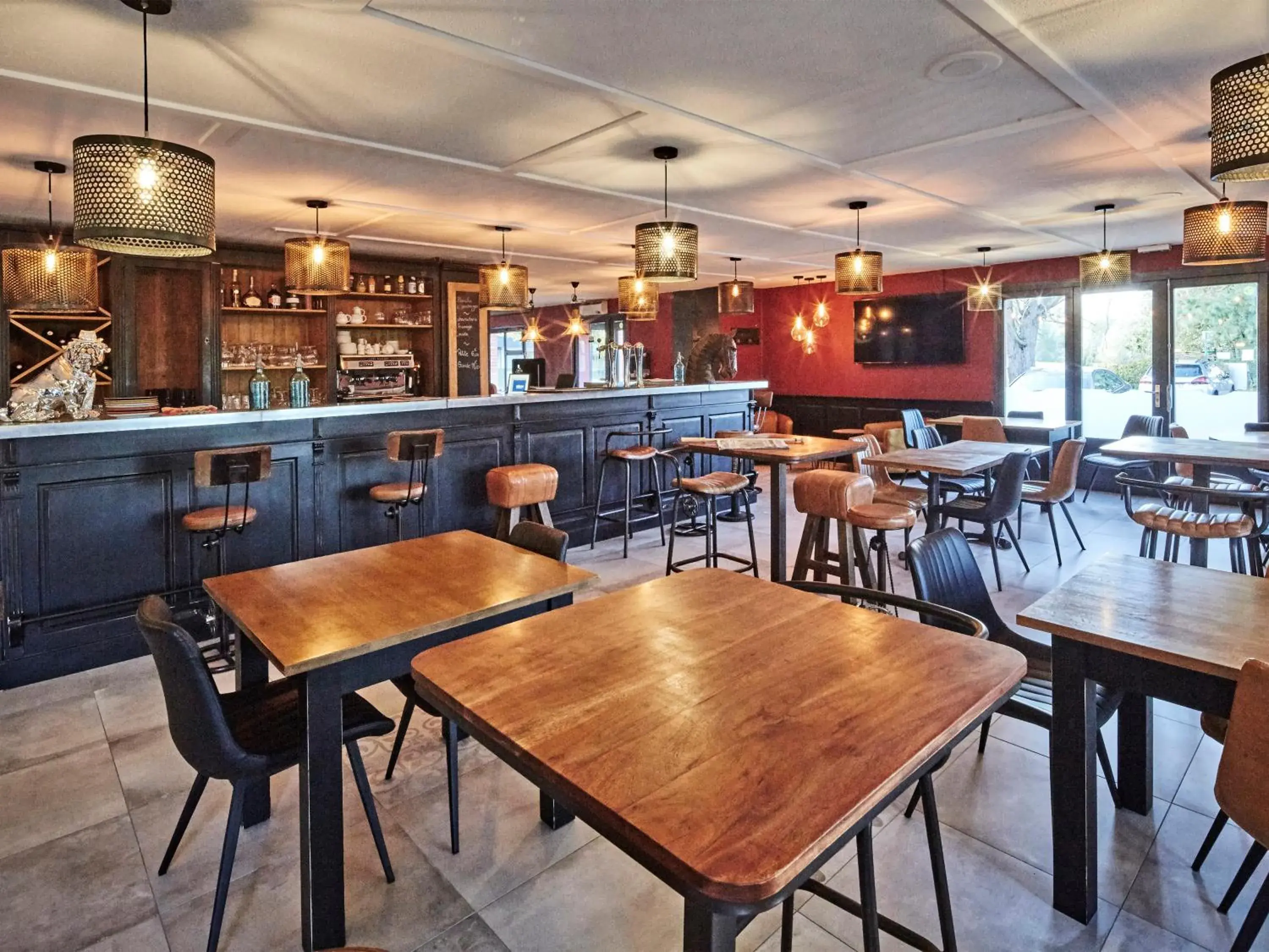 Restaurant/places to eat in Kyriad Lille Est - Hem Restaurant/places to eat in Kyriad Lille Est - Hem