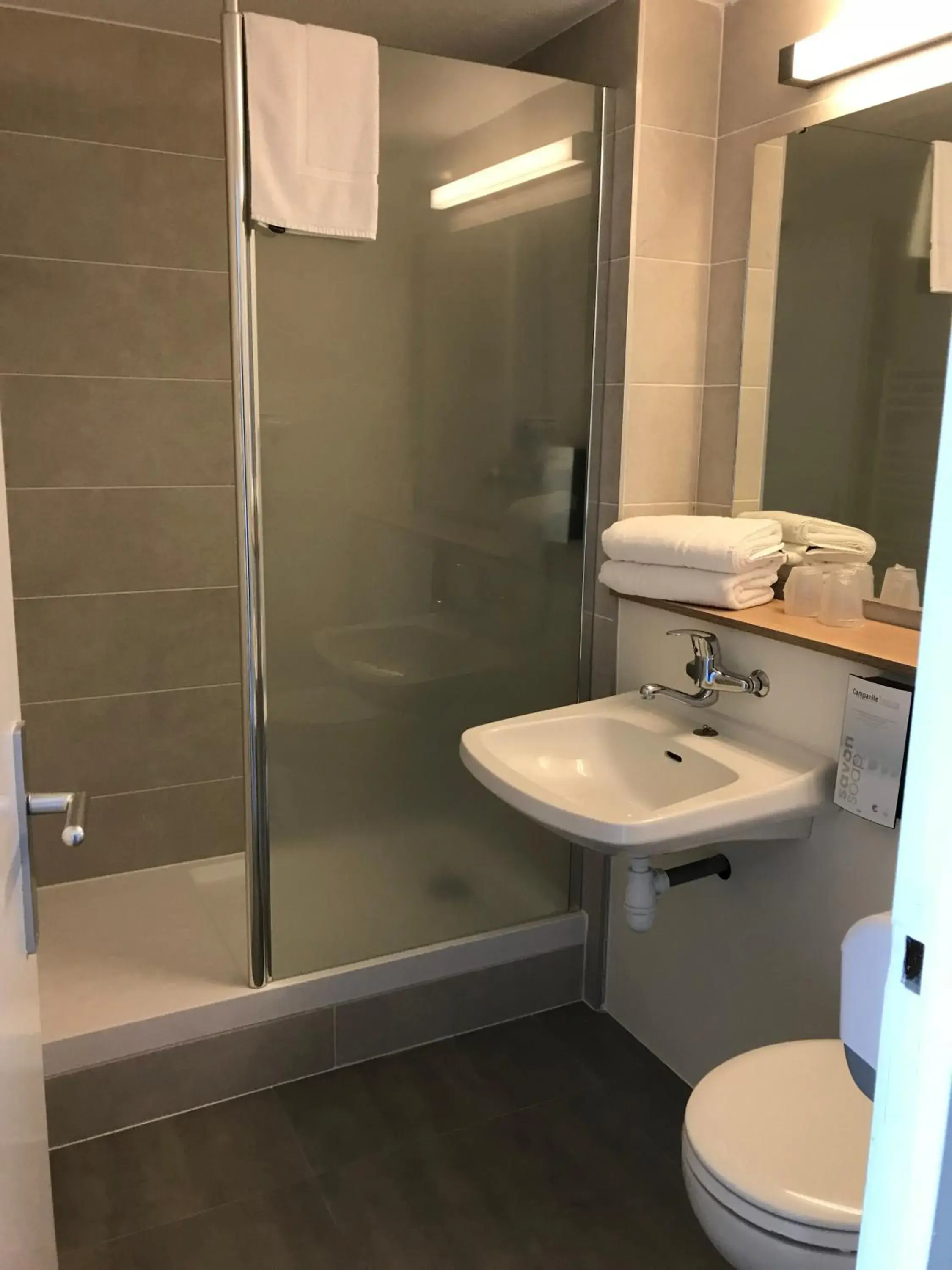 Bathroom in Kyriad Lille Est - Hem Bathroom in Kyriad Lille Est - Hem