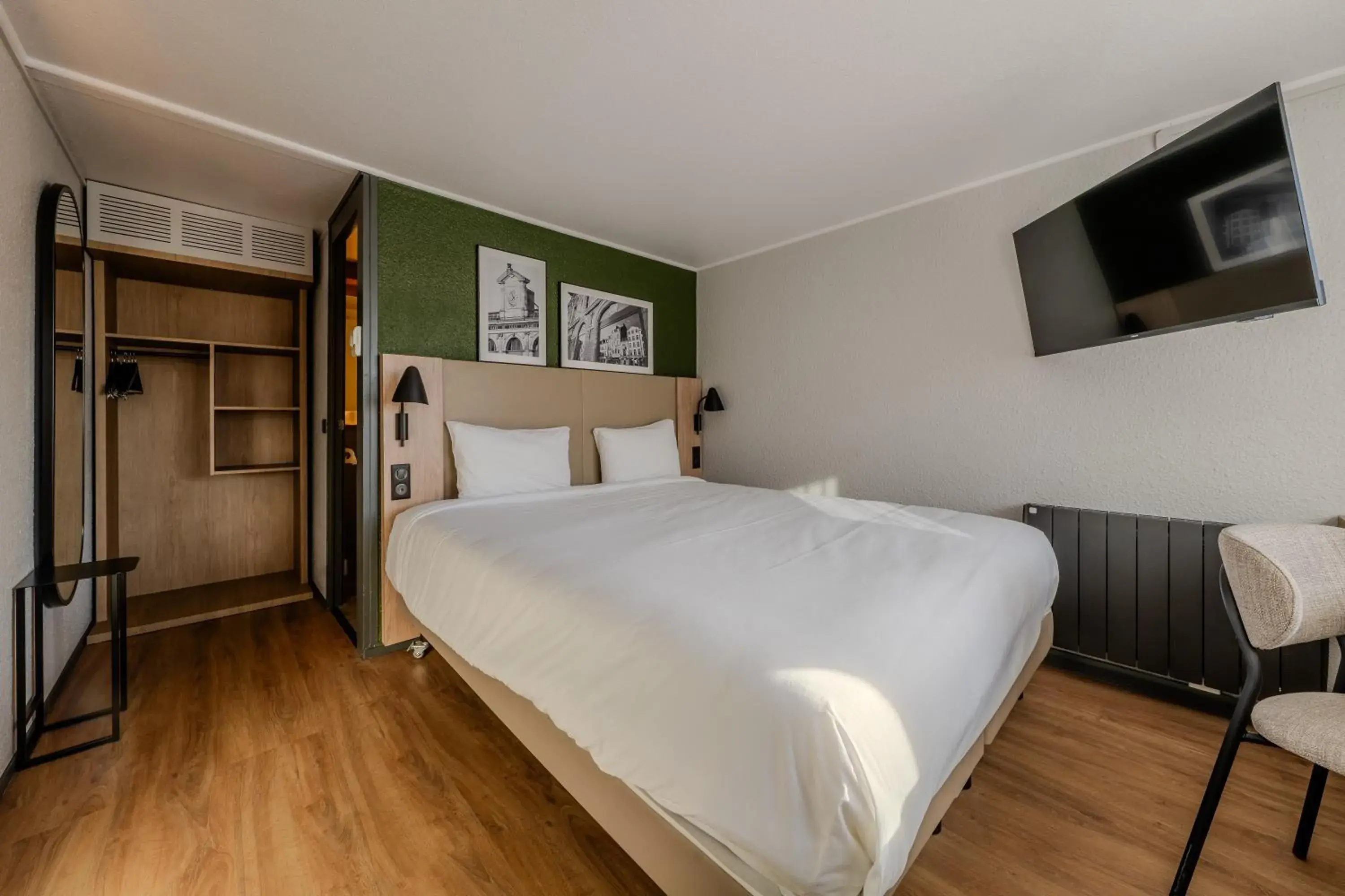 Property building, Bed in Campanile NATURE - Lille Est Villeneuve-d'Ascq Property building, Bed in Campanile NATURE - Lille Est Villeneuve-d'Ascq