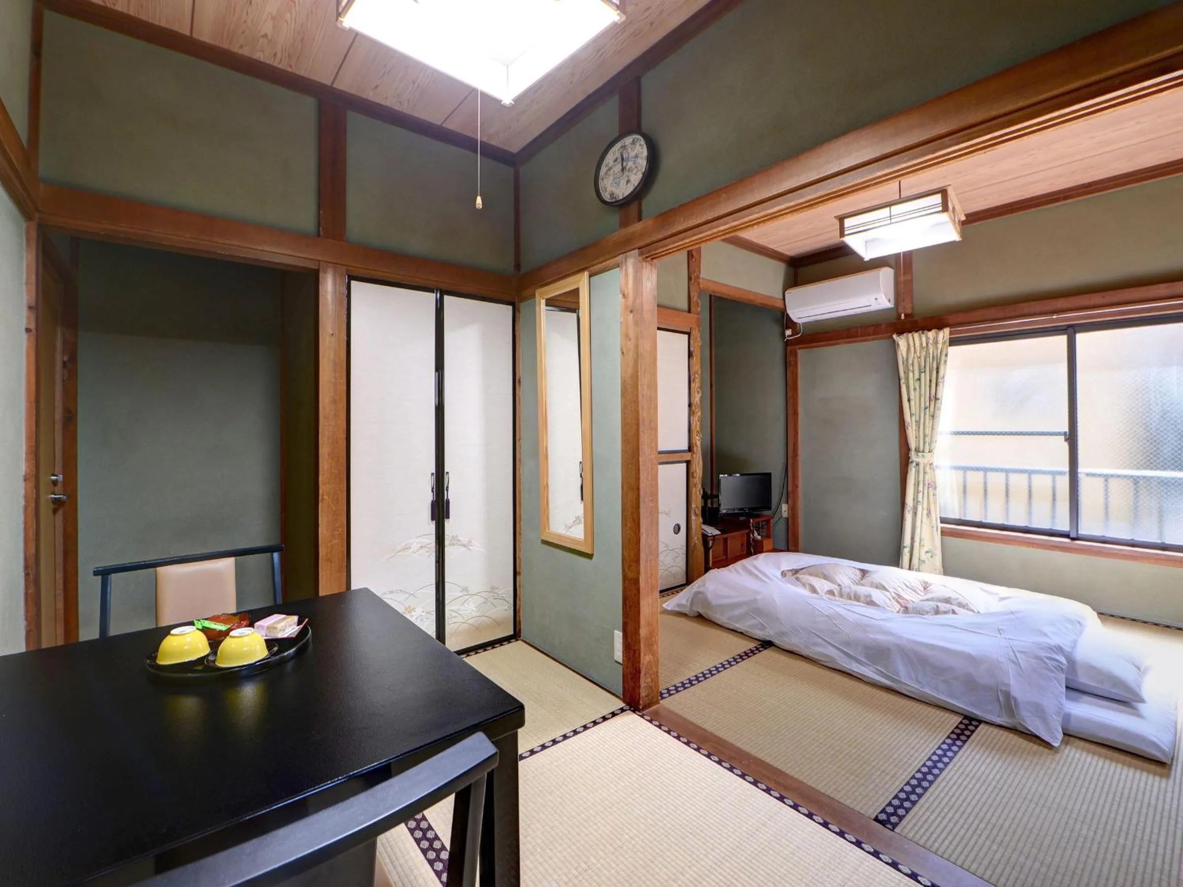 Photo of the whole room, Bed in Ryokan Niko
