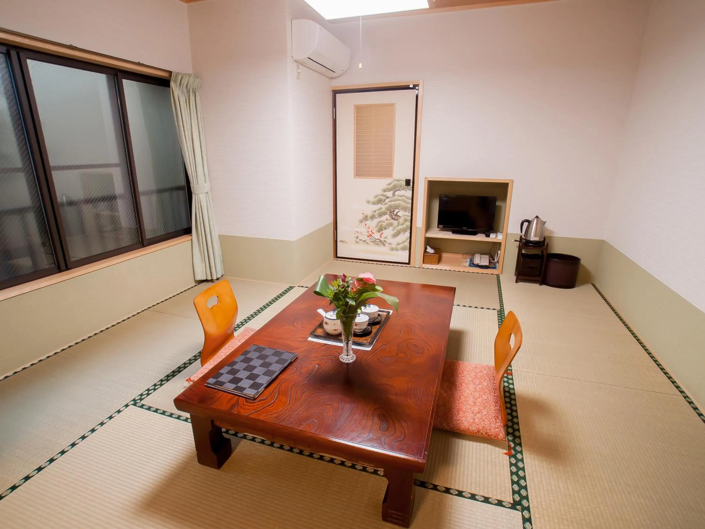 Photo of the whole room in Ryokan Niko