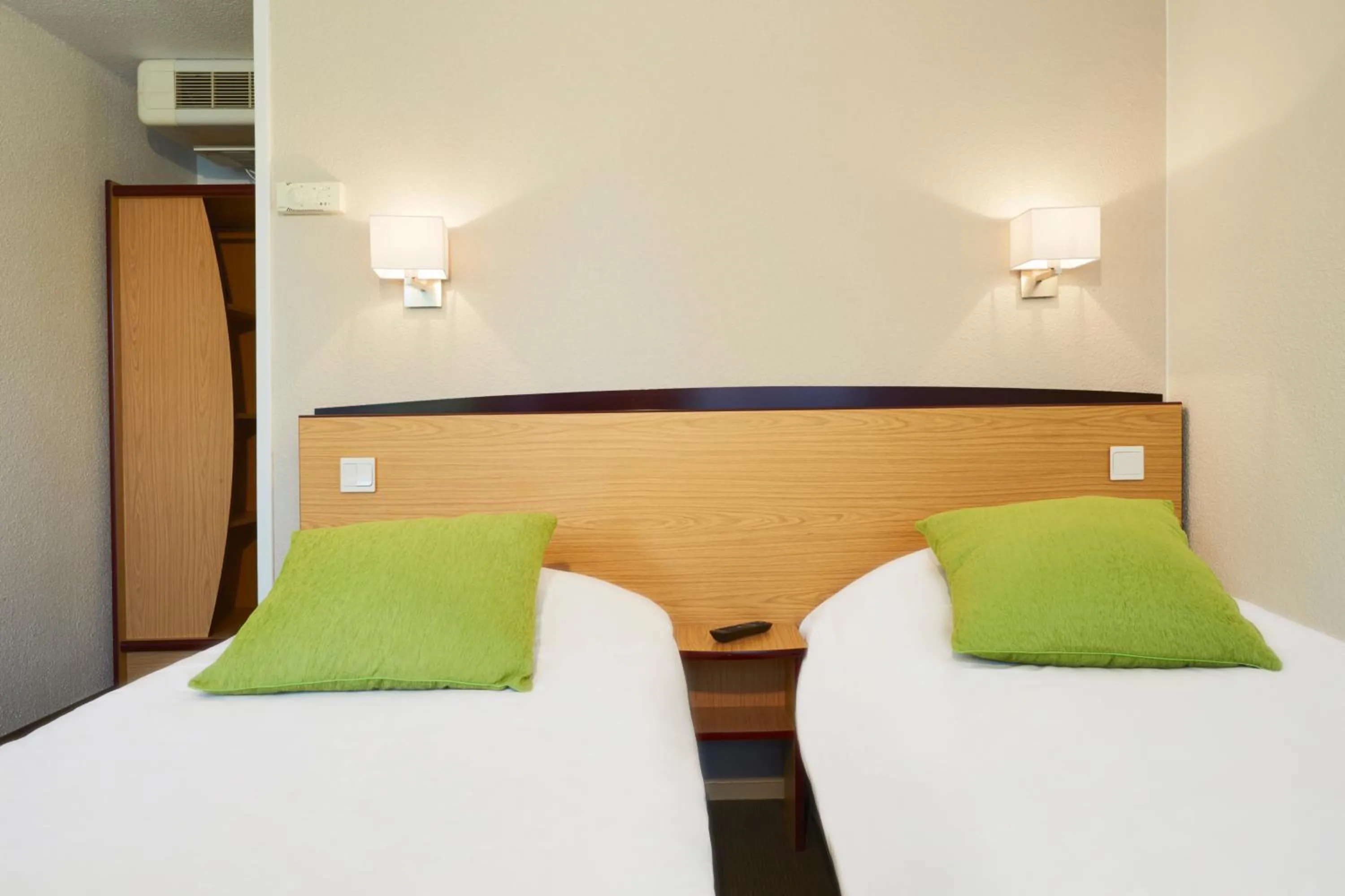 Bed in Campanile Lille - Lomme