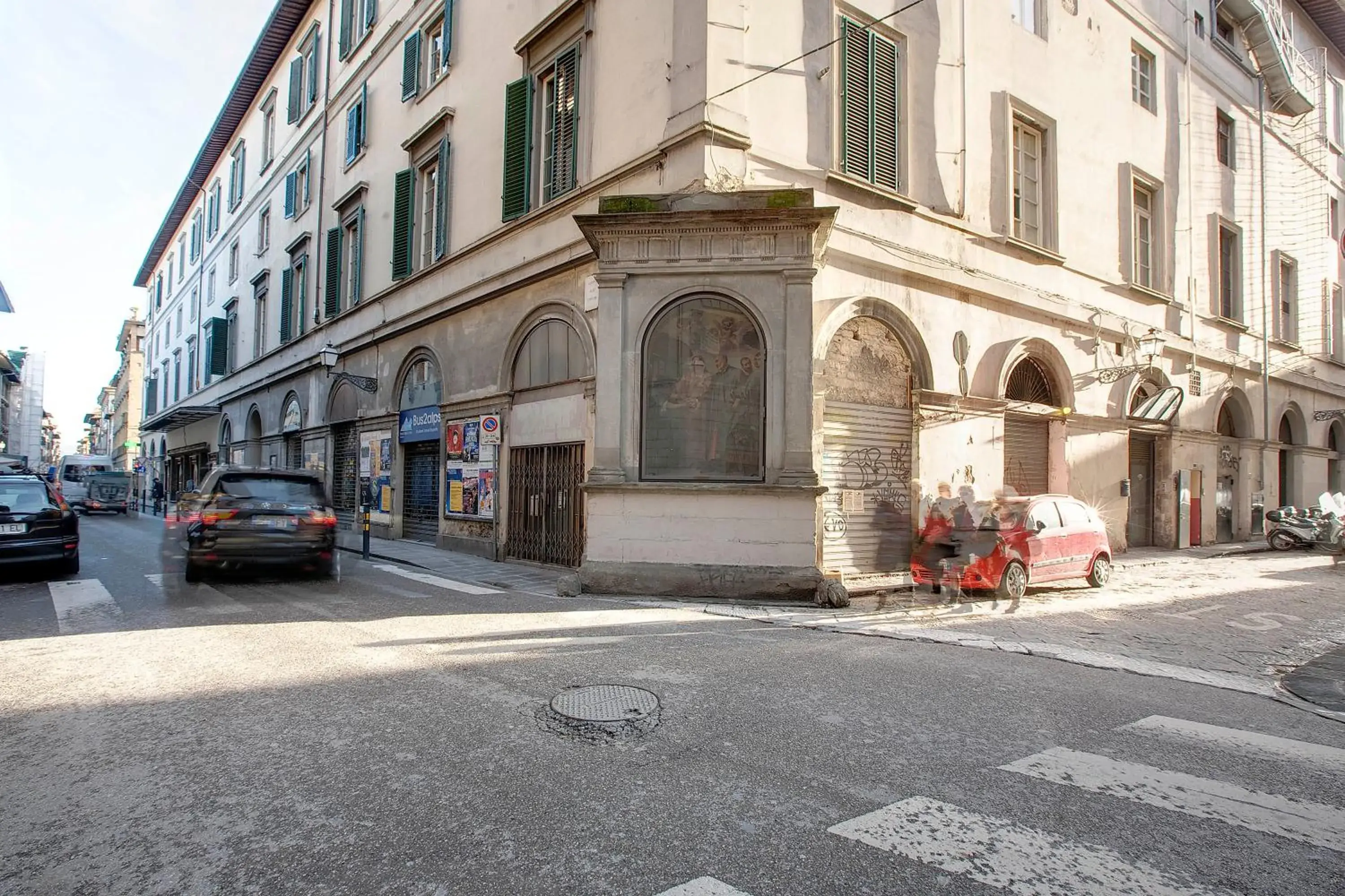 Property building in Windows On Florence Property building in Windows On Florence