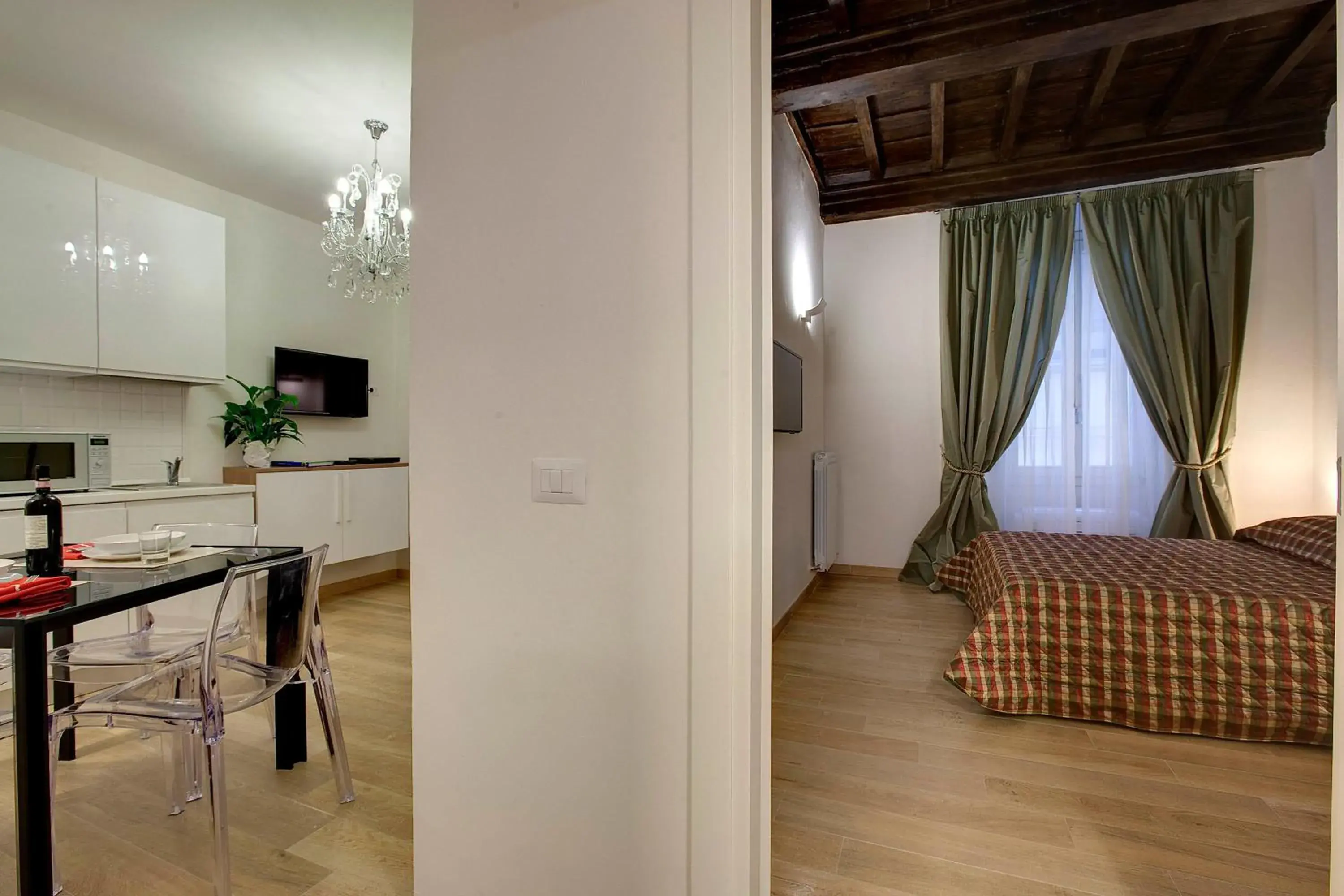 Photo of the whole room in Windows On Florence Photo of the whole room in Windows On Florence