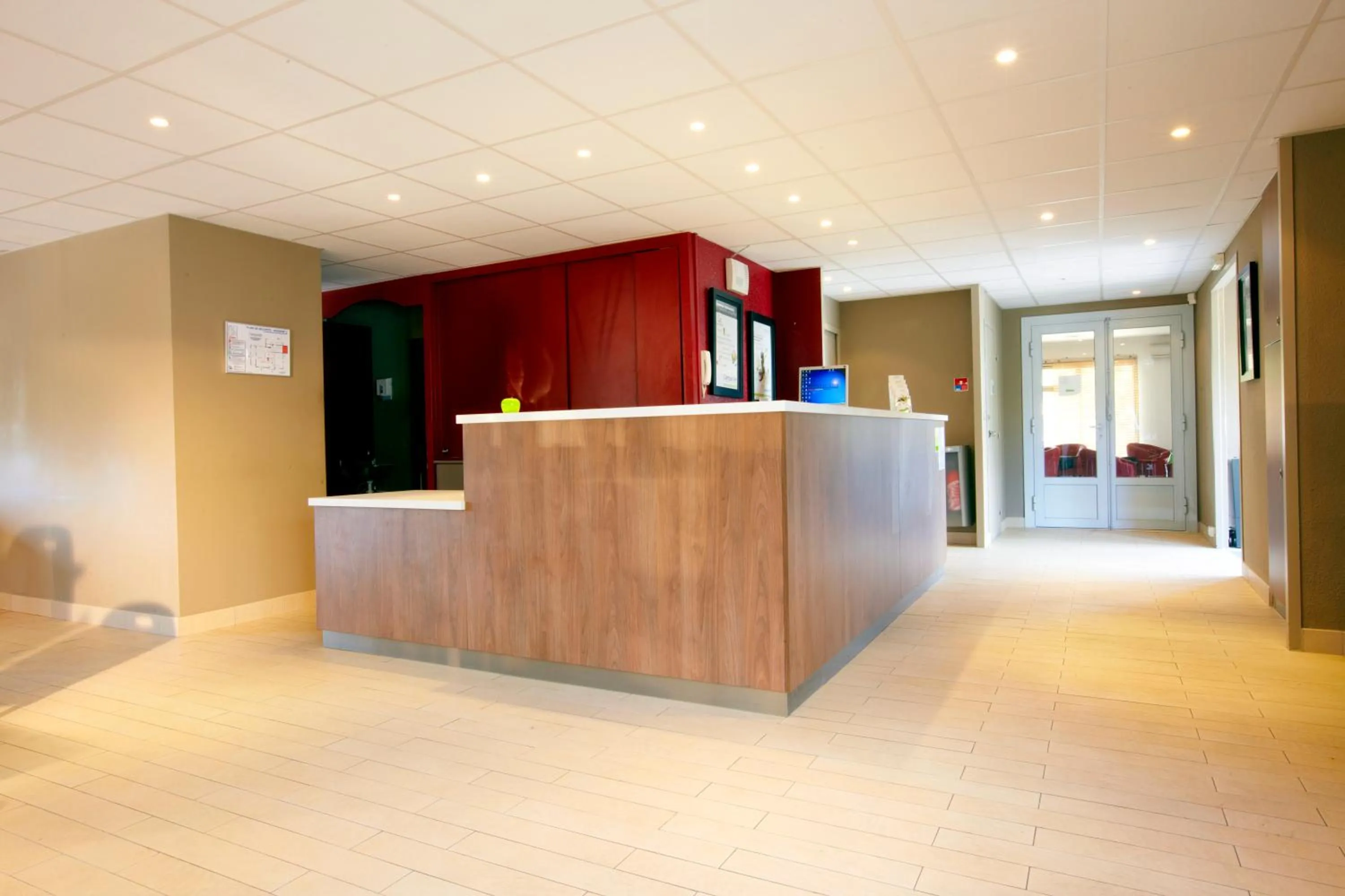Lobby or reception in Campanile Lyon Sud Feyzin