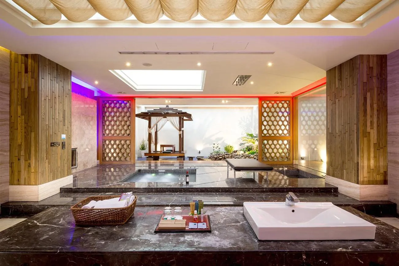 Steam room in Norway Forest Villa Motel