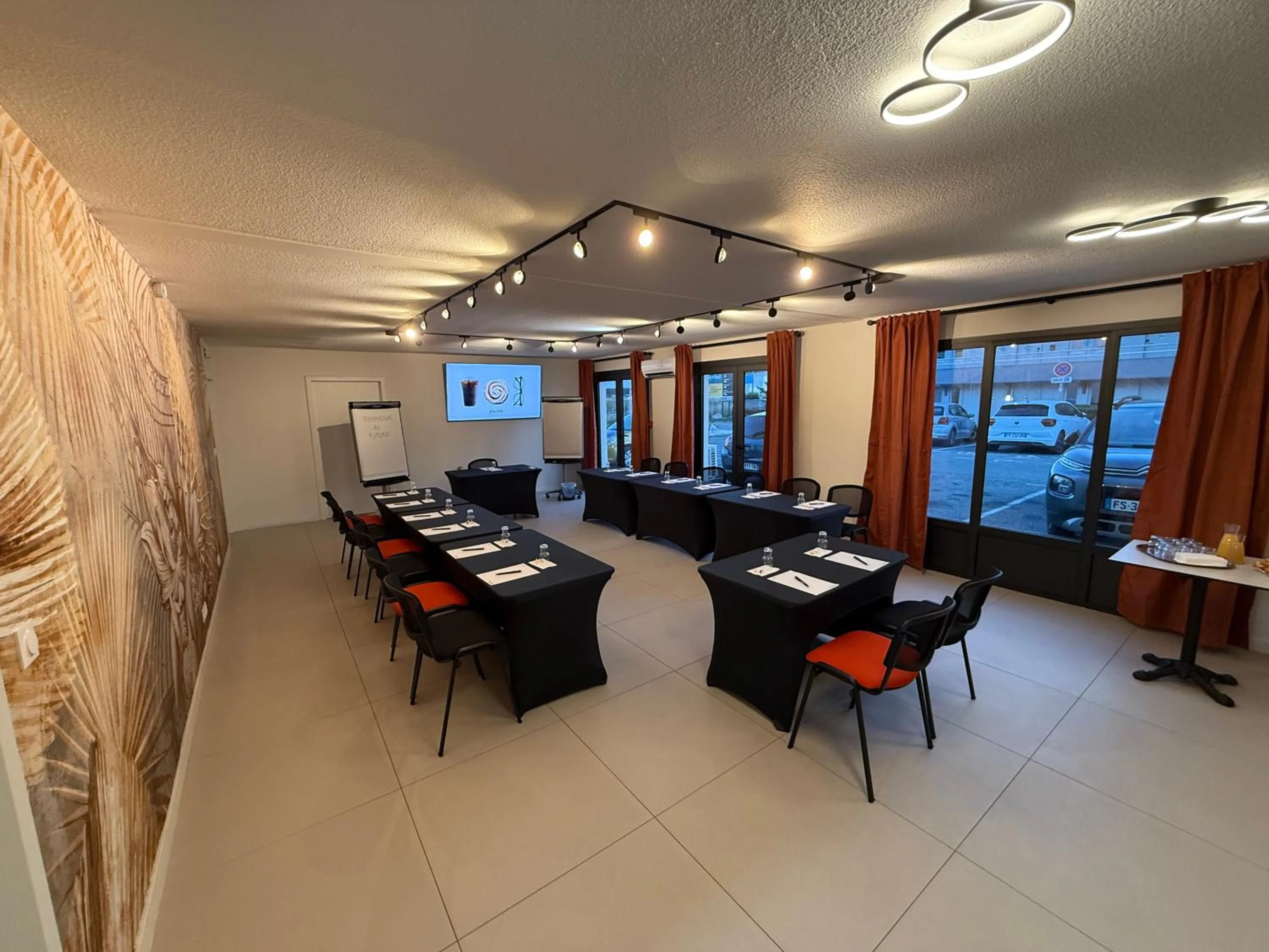 Meeting/conference room in HÔTEL KYRIAD MARSEILLE - Vitrolles Aéroport
