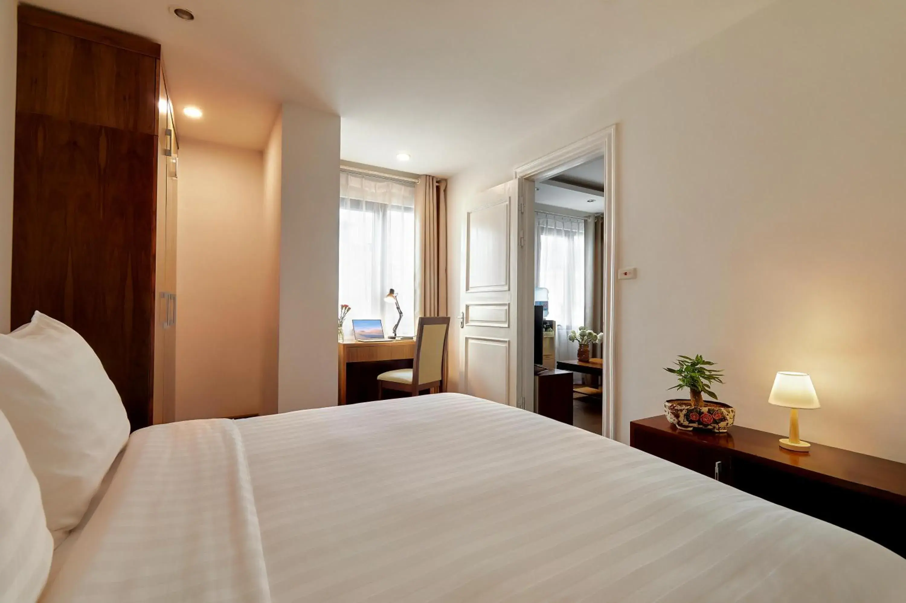 One-Bedroom Penthouse Suite, Kitchen, Bathtub and Quiet Street View - single occupancy in The Bloom Classic - An Excellent Blend of Cozy Living and Urban Relaxation One-Bedroom Penthouse Suite, Kitchen, Bathtub and Quiet Street View - single occupancy in The Bloom Classic - An Excellent Blend of Cozy Living and Urban Relaxation