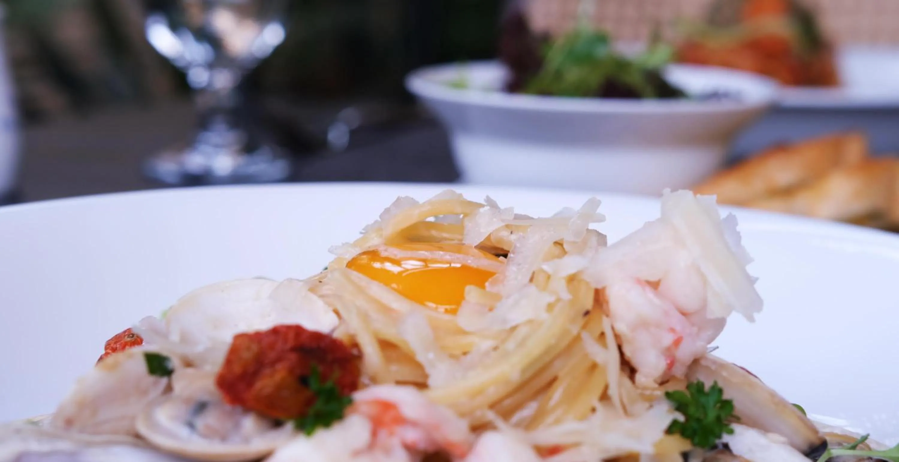 Restaurant/places to eat in The Bloom Classic - An Excellent Blend of Cozy Living and Urban Relaxation