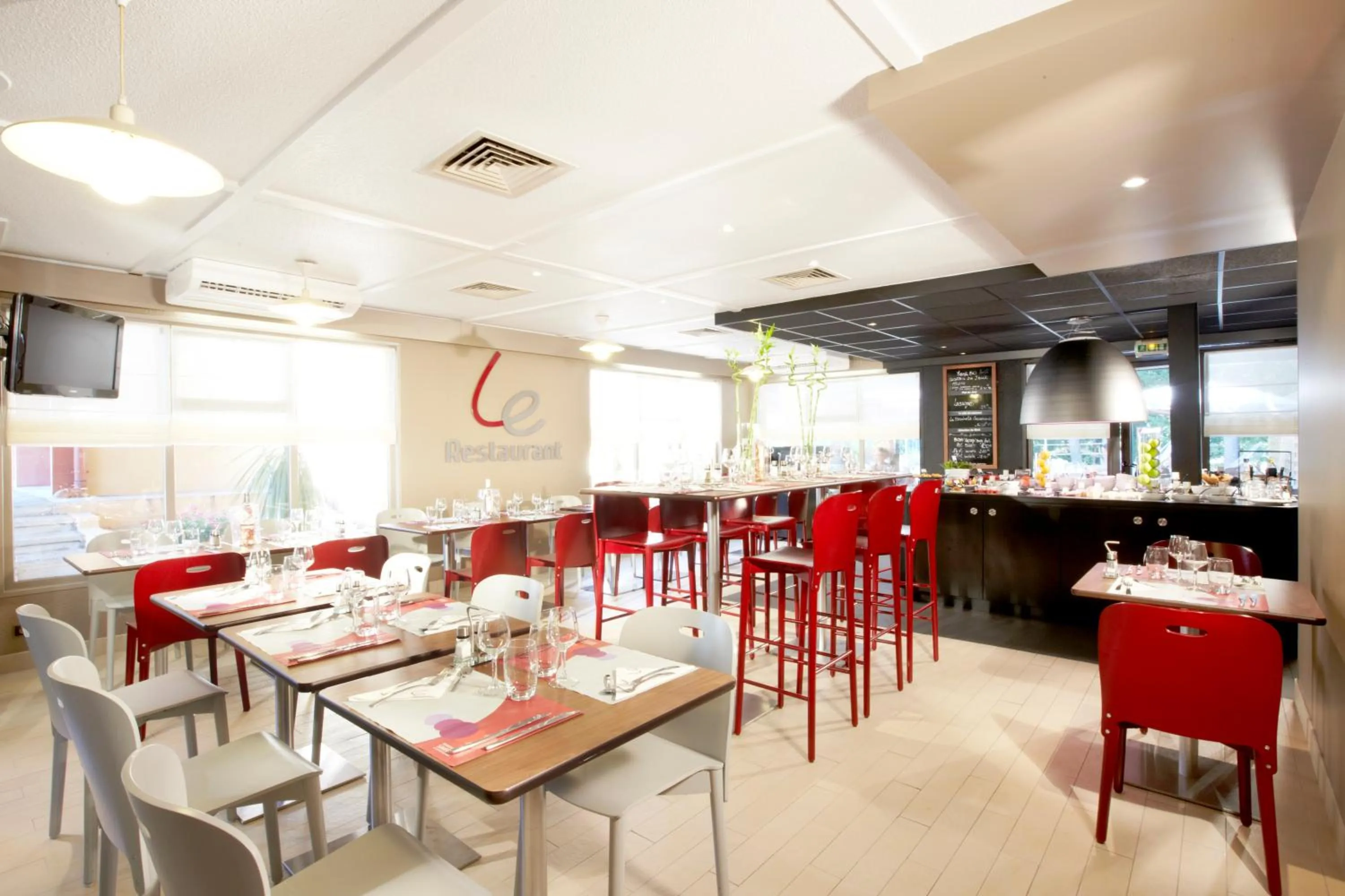 Restaurant/Places to Eat in Campanile Marseille Vitrolles Griffon