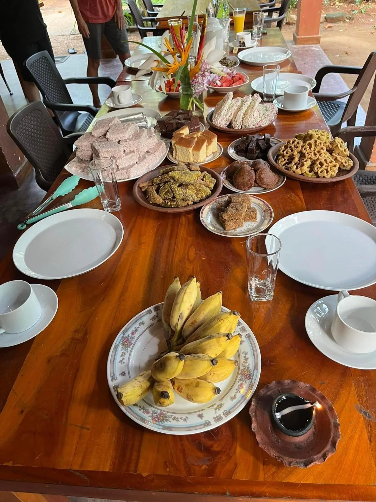 Restaurant/places to eat in LakeSide Cabana Tissamaharama