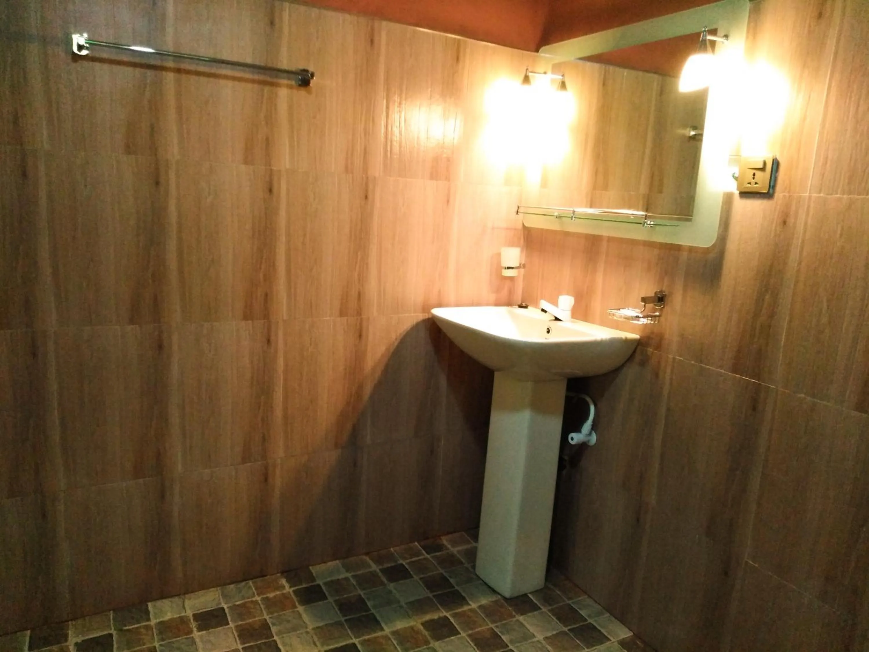 Toilet in LakeSide Cabana Tissamaharama