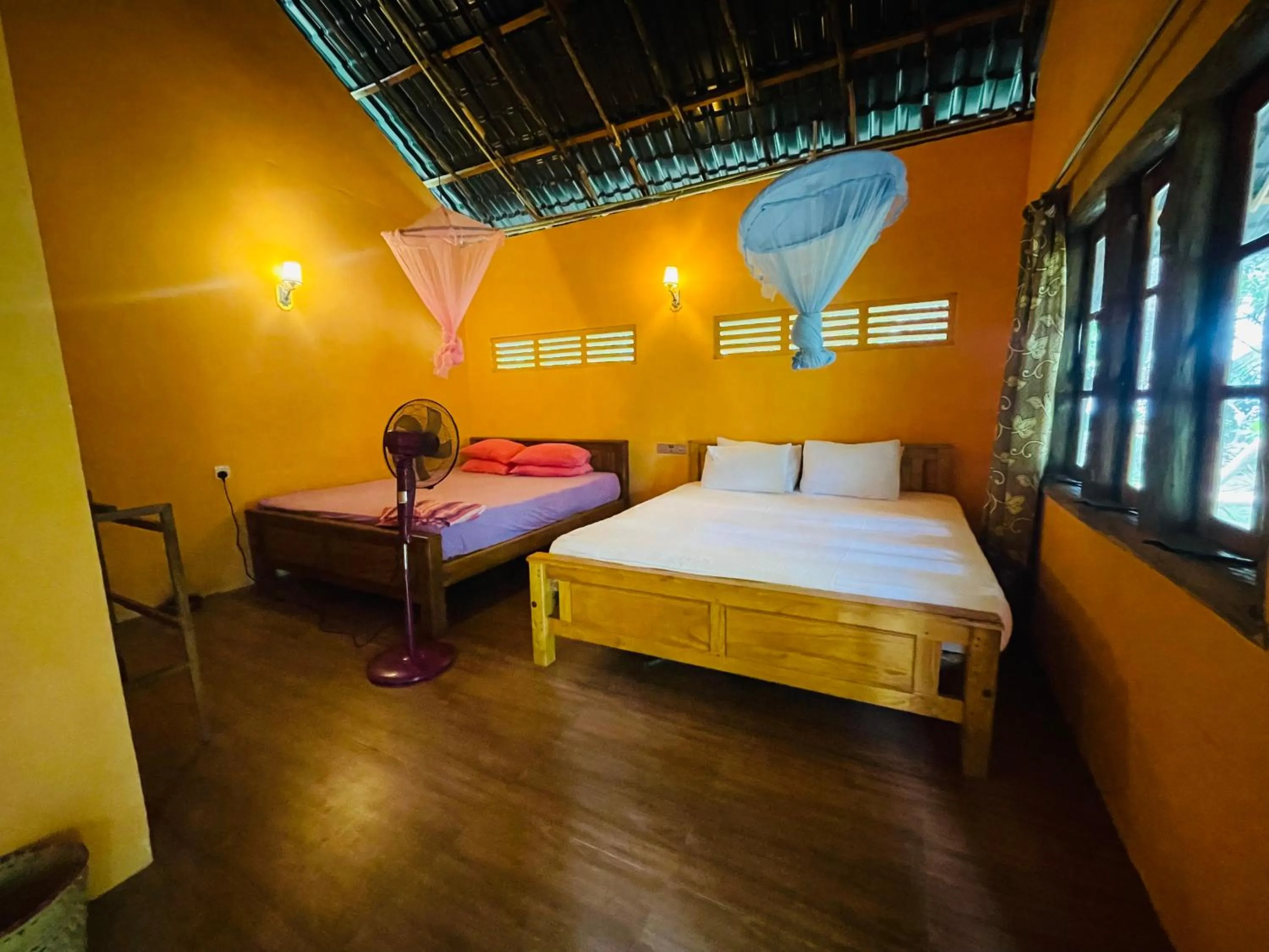 Property building, Bed in LakeSide Cabana Tissamaharama