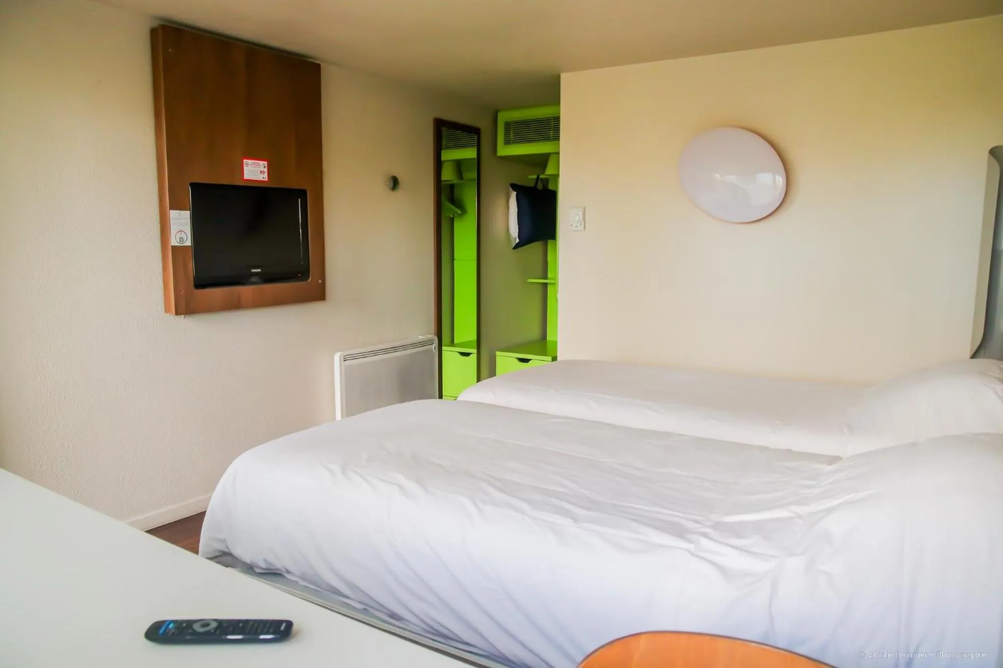 Bedroom, Bed in Campanile Montargis - Amilly