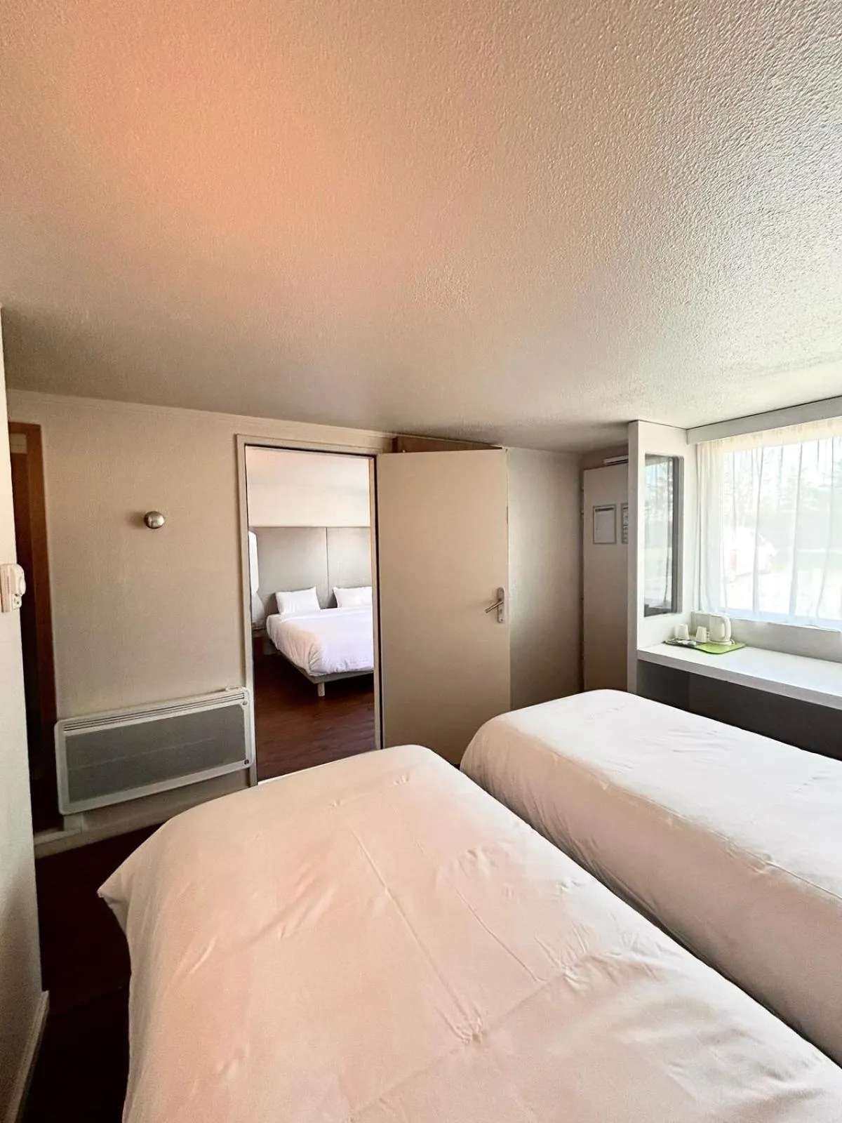 Bedroom, Bed in Campanile Montargis - Amilly