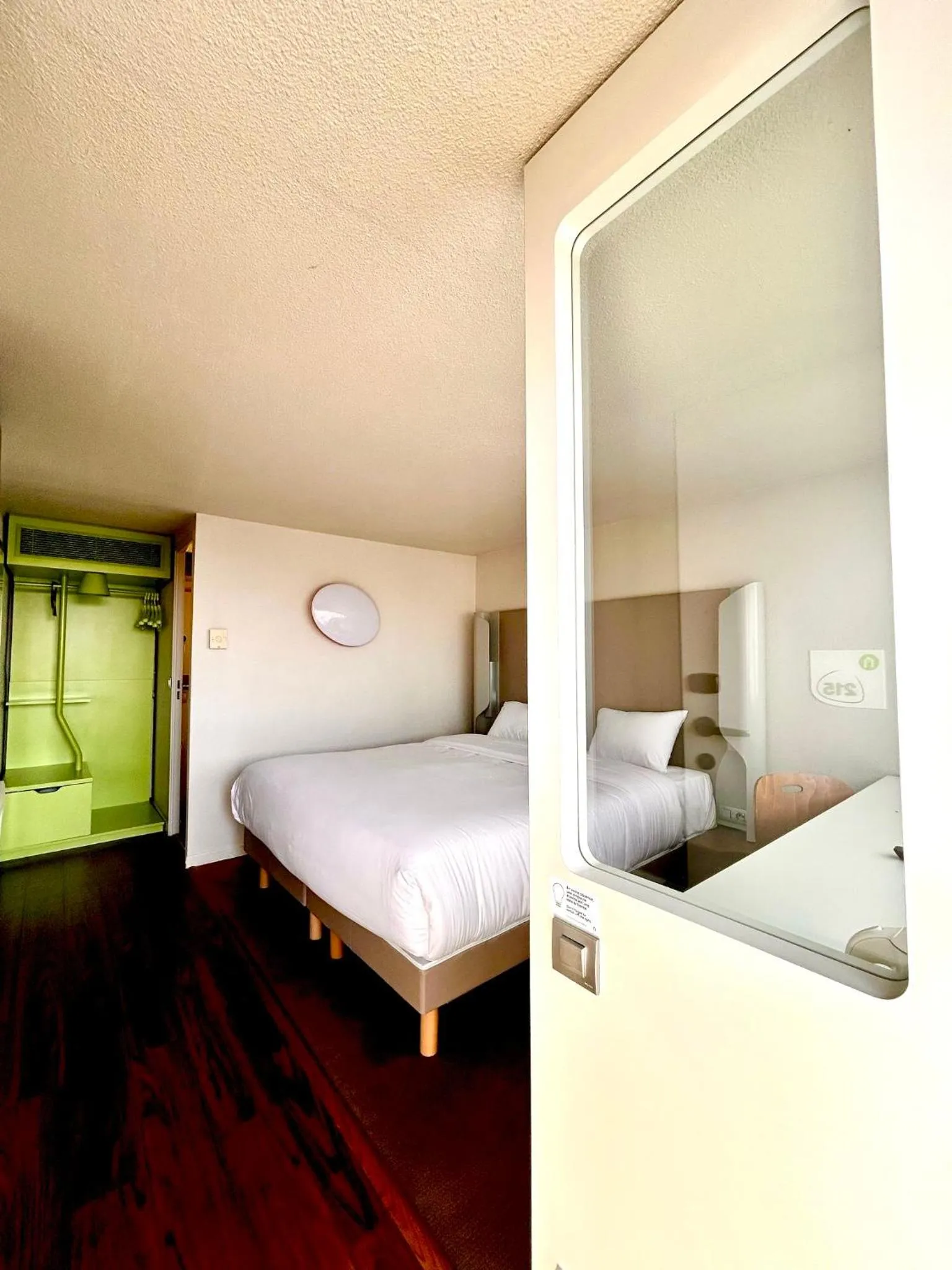 Photo of the whole room, Bed in Campanile Montargis - Amilly