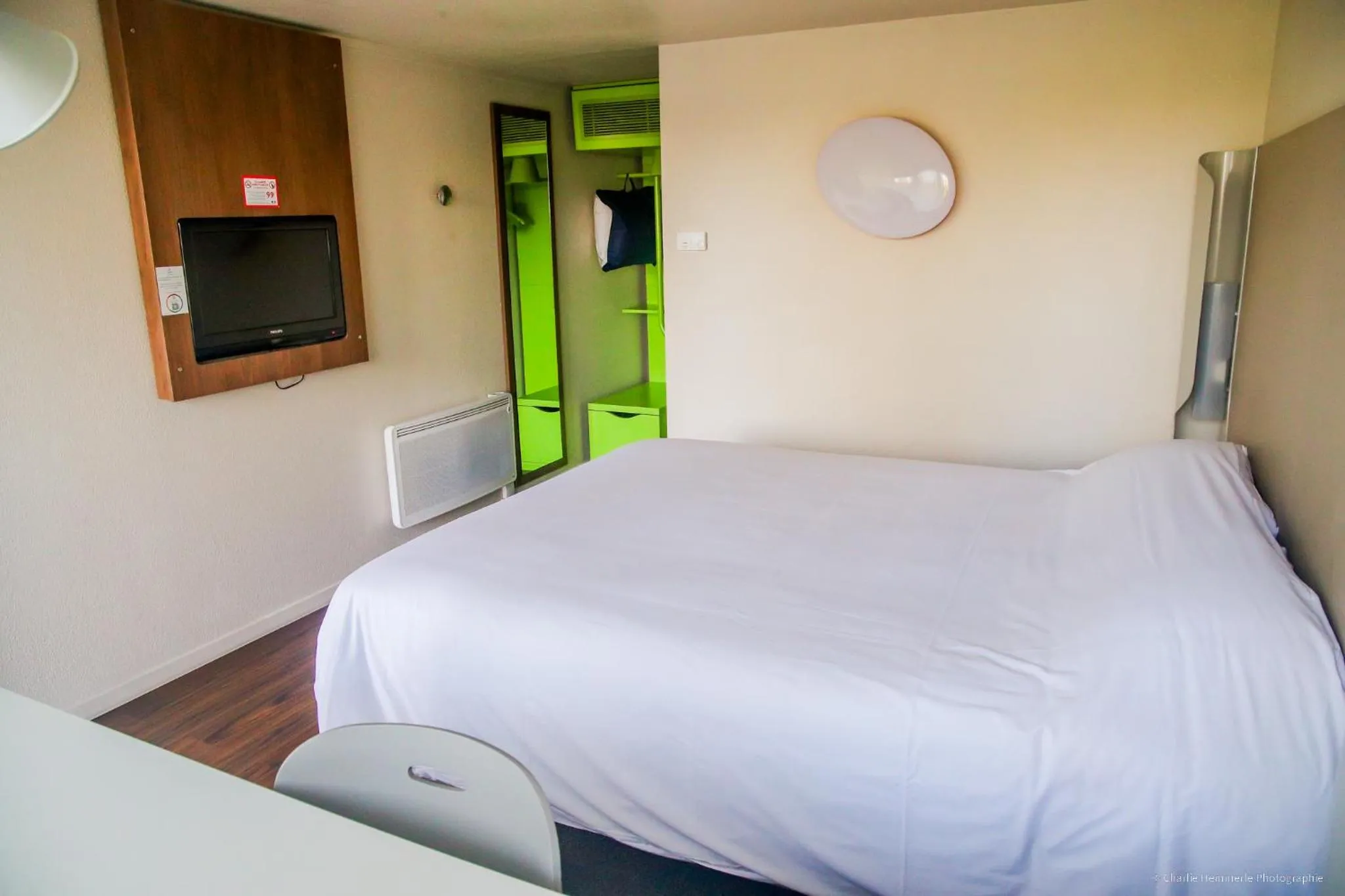 Bedroom, Bed in Campanile Montargis - Amilly