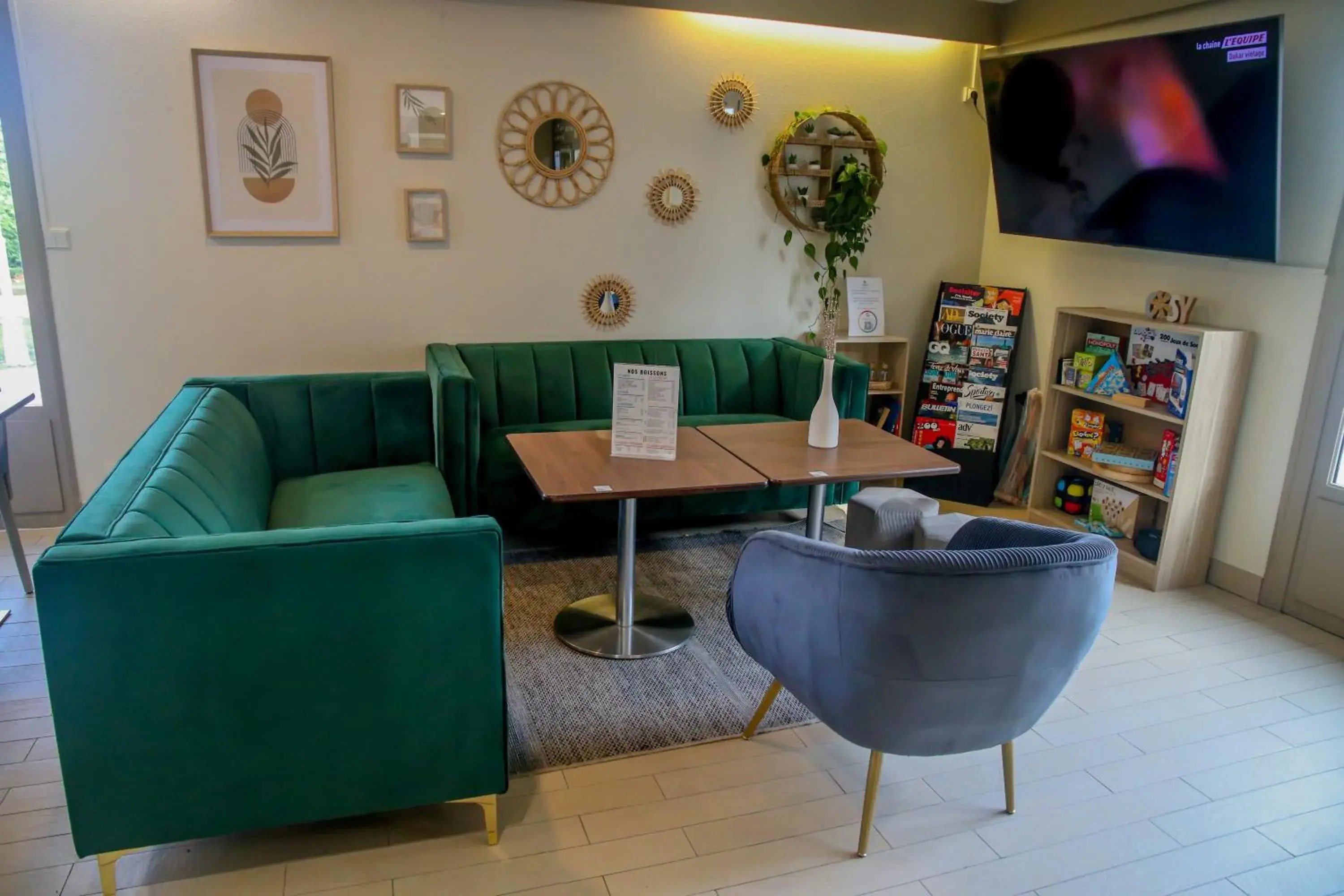 Lounge or bar in Campanile Montargis - Amilly Lounge or bar in Campanile Montargis - Amilly