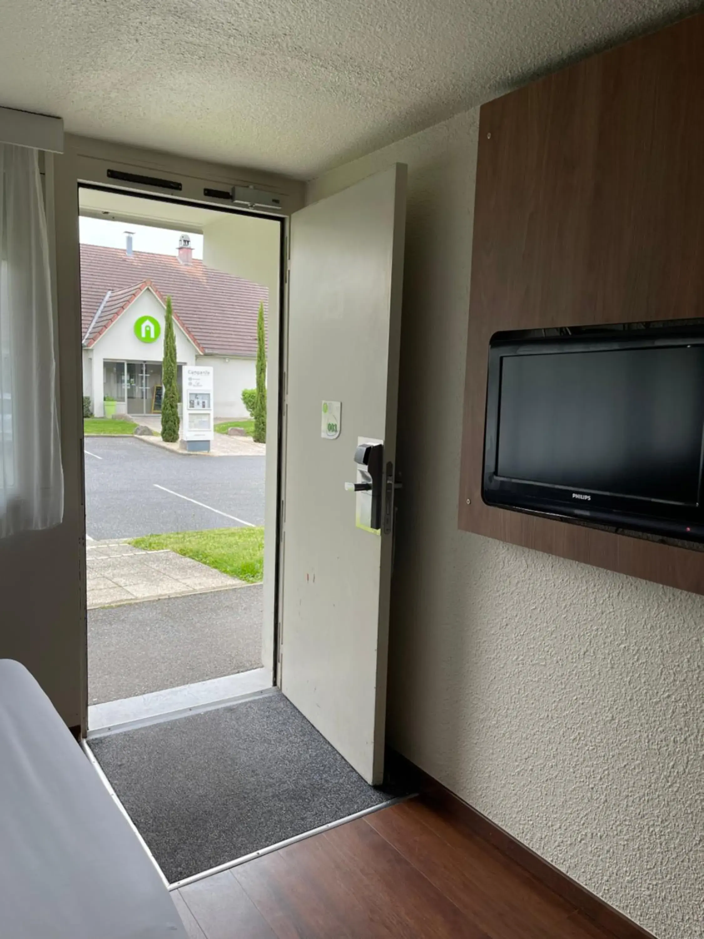 Bedroom, Bed in Campanile Montluçon ~ Saint-Victor Bedroom, Bed in Campanile Montluçon ~ Saint-Victor