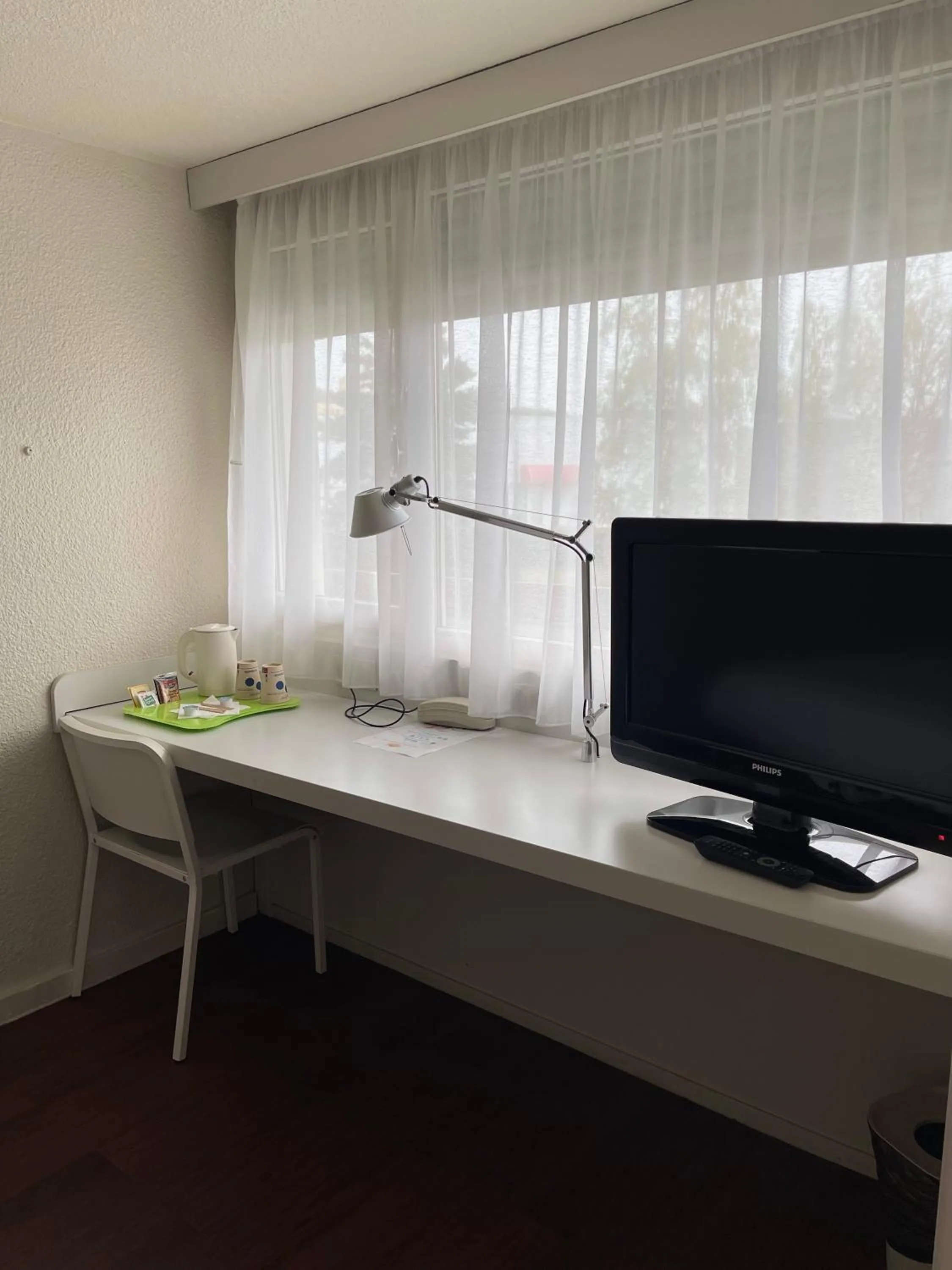 TV and multimedia in Campanile Montluçon ~ Saint-Victor