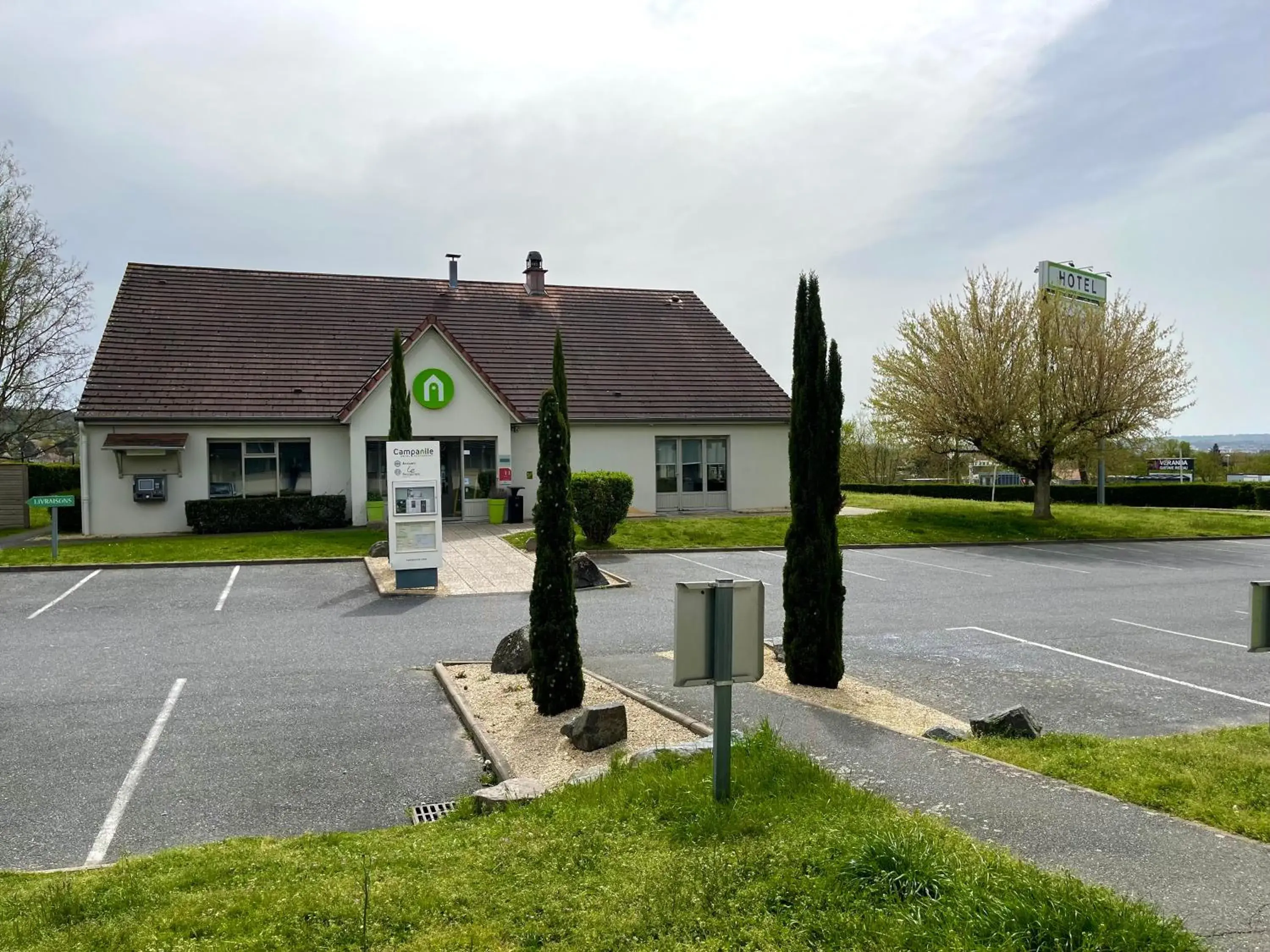 Property building in Campanile Montluçon ~ Saint-Victor Property building in Campanile Montluçon ~ Saint-Victor