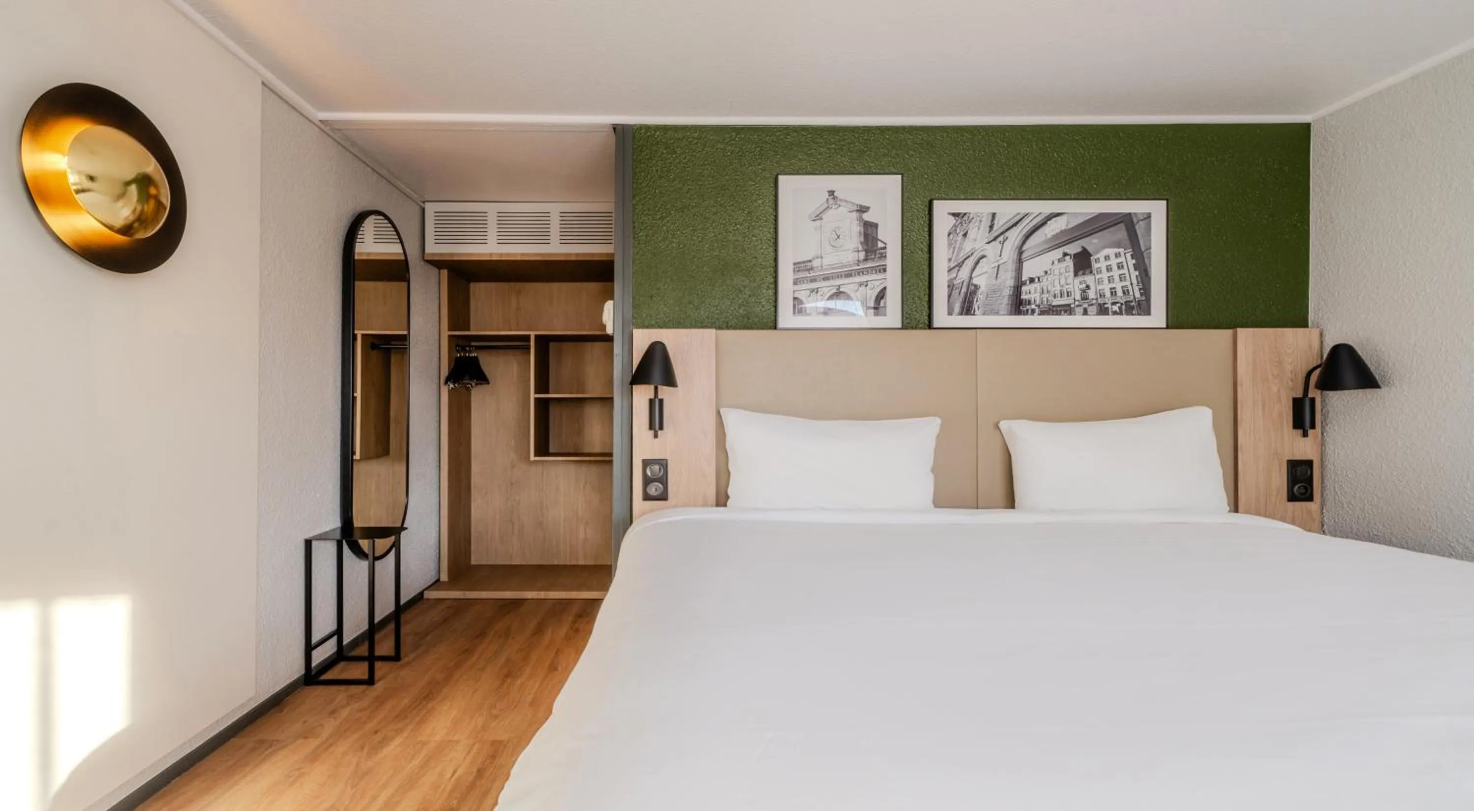 Property building, Bed in Campanile Montpellier Sud - A709