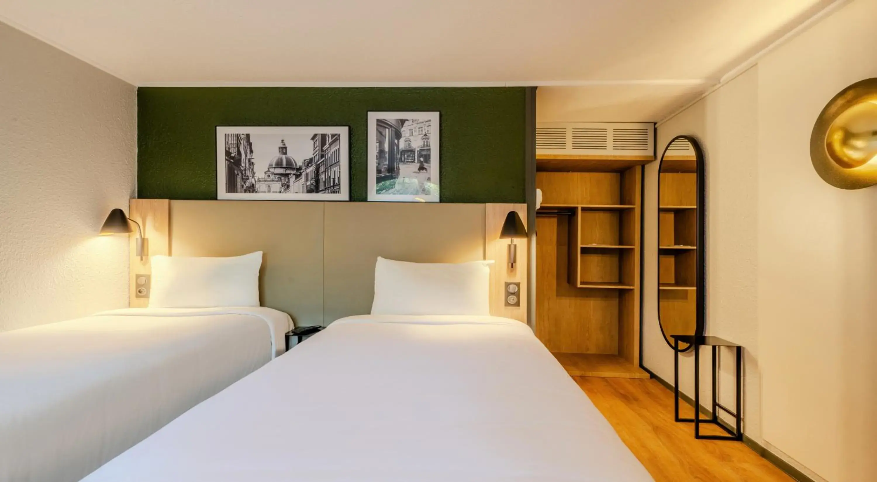Property building, Bed in Campanile Montpellier Sud - A709 Property building, Bed in Campanile Montpellier Sud - A709