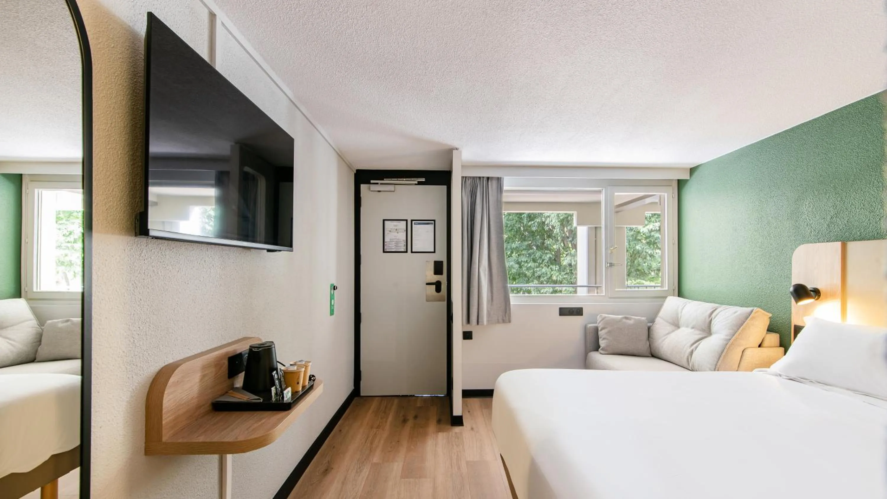 Photo of the whole room, Bed in Campanile NATURE - Montpellier Sud