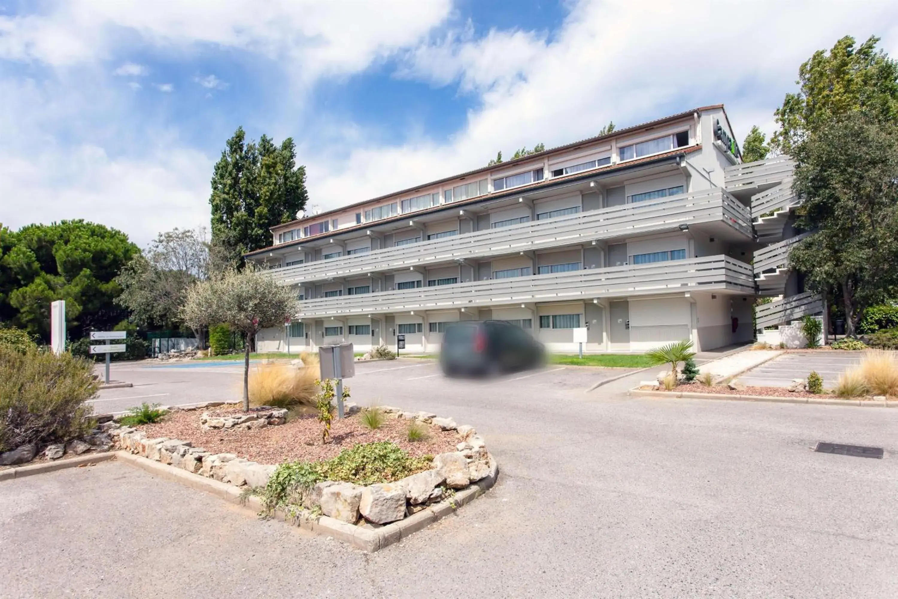 Property building in Campanile Montpellier Sud - A709 Property building in Campanile Montpellier Sud - A709