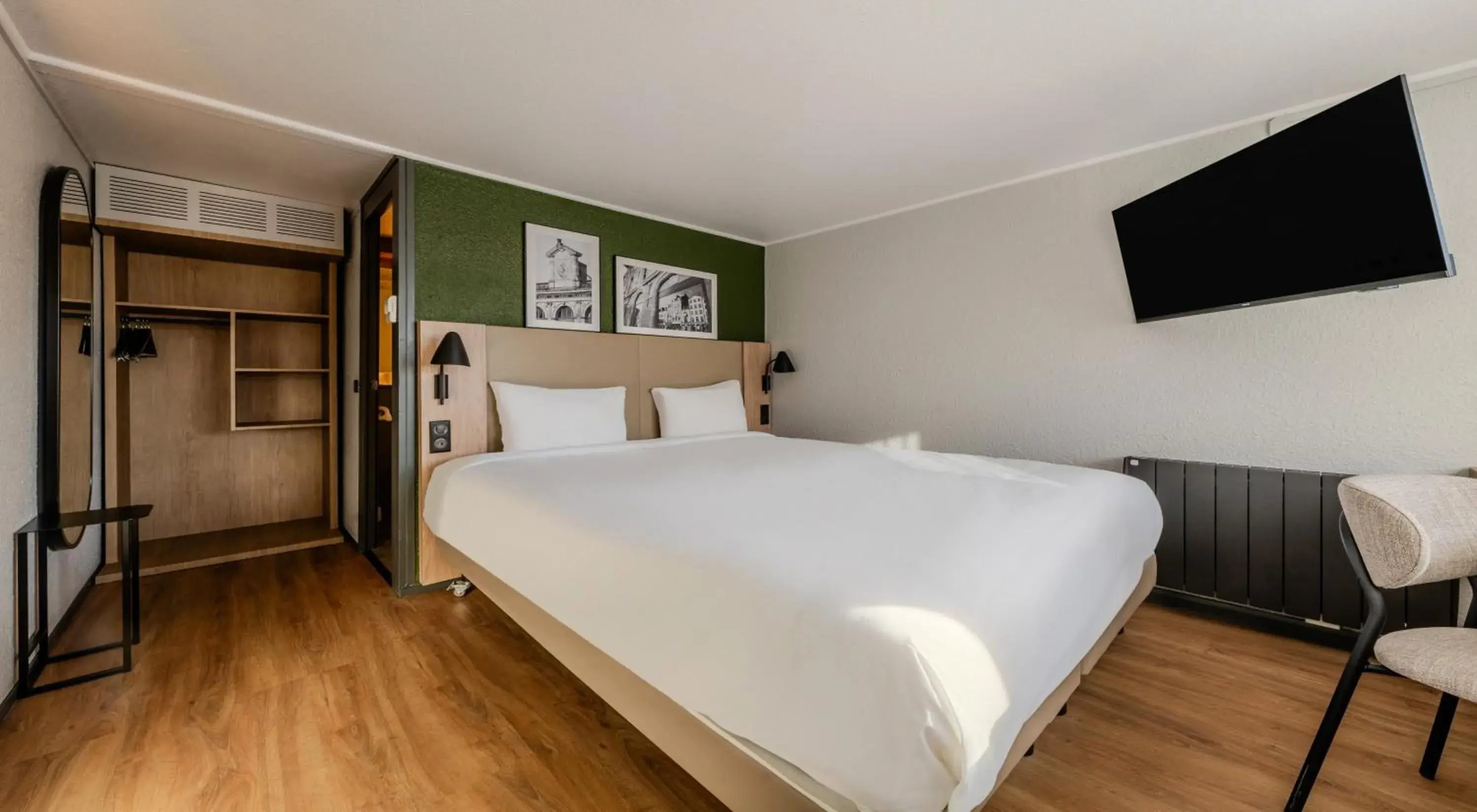Property building, Bed in Campanile Montpellier Sud - A709 Property building, Bed in Campanile Montpellier Sud - A709