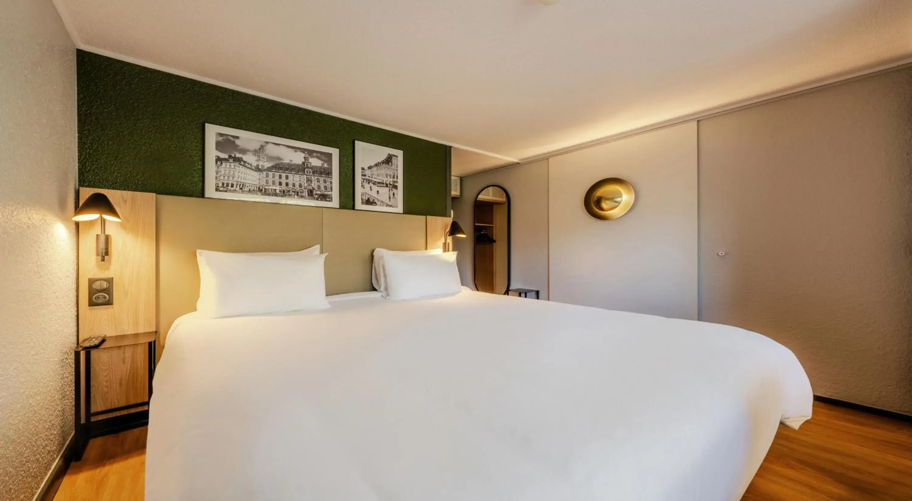 Property building, Bed in Campanile Montpellier Sud - A709 Property building, Bed in Campanile Montpellier Sud - A709