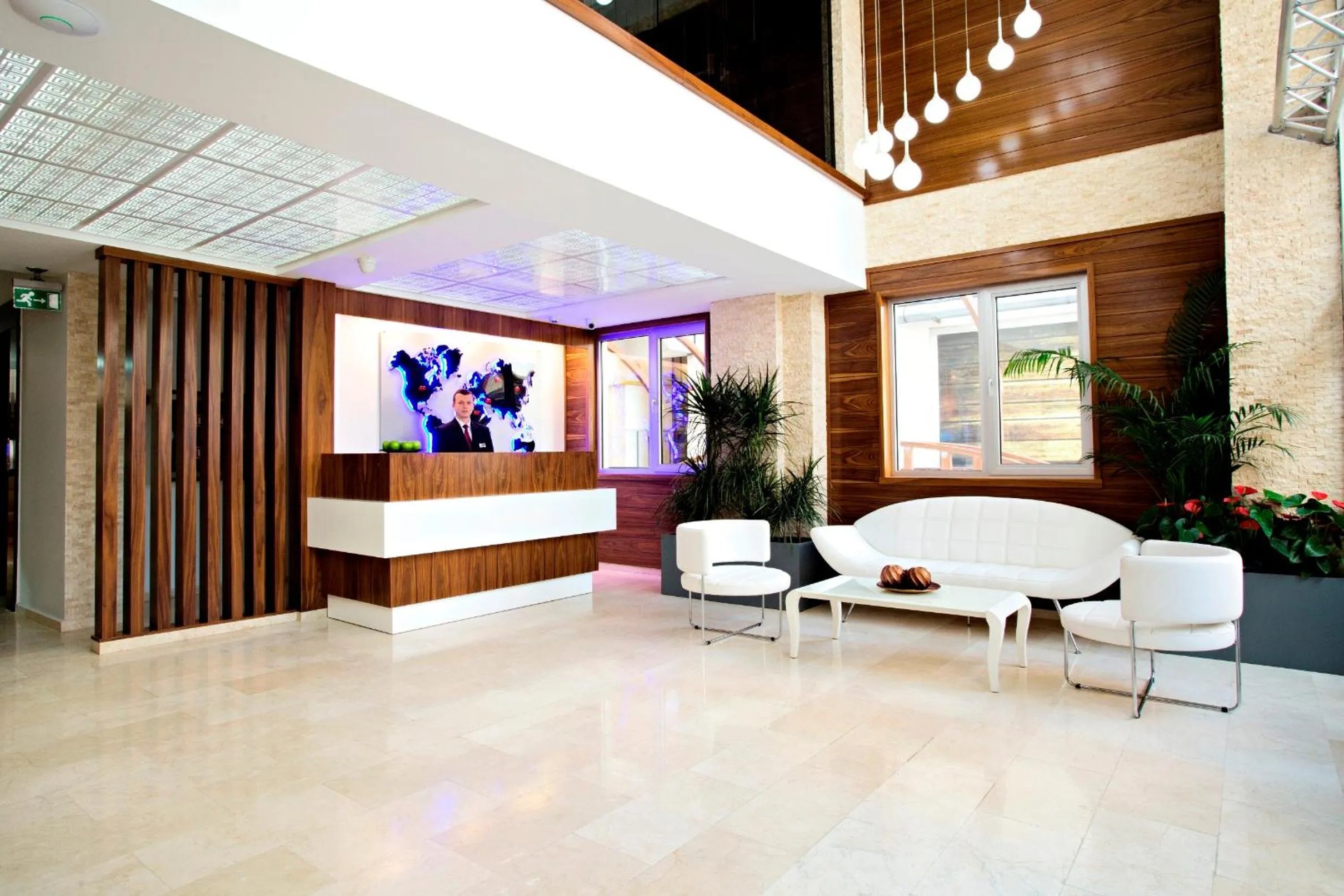 Communal lounge/ TV room in Endglory Hotel