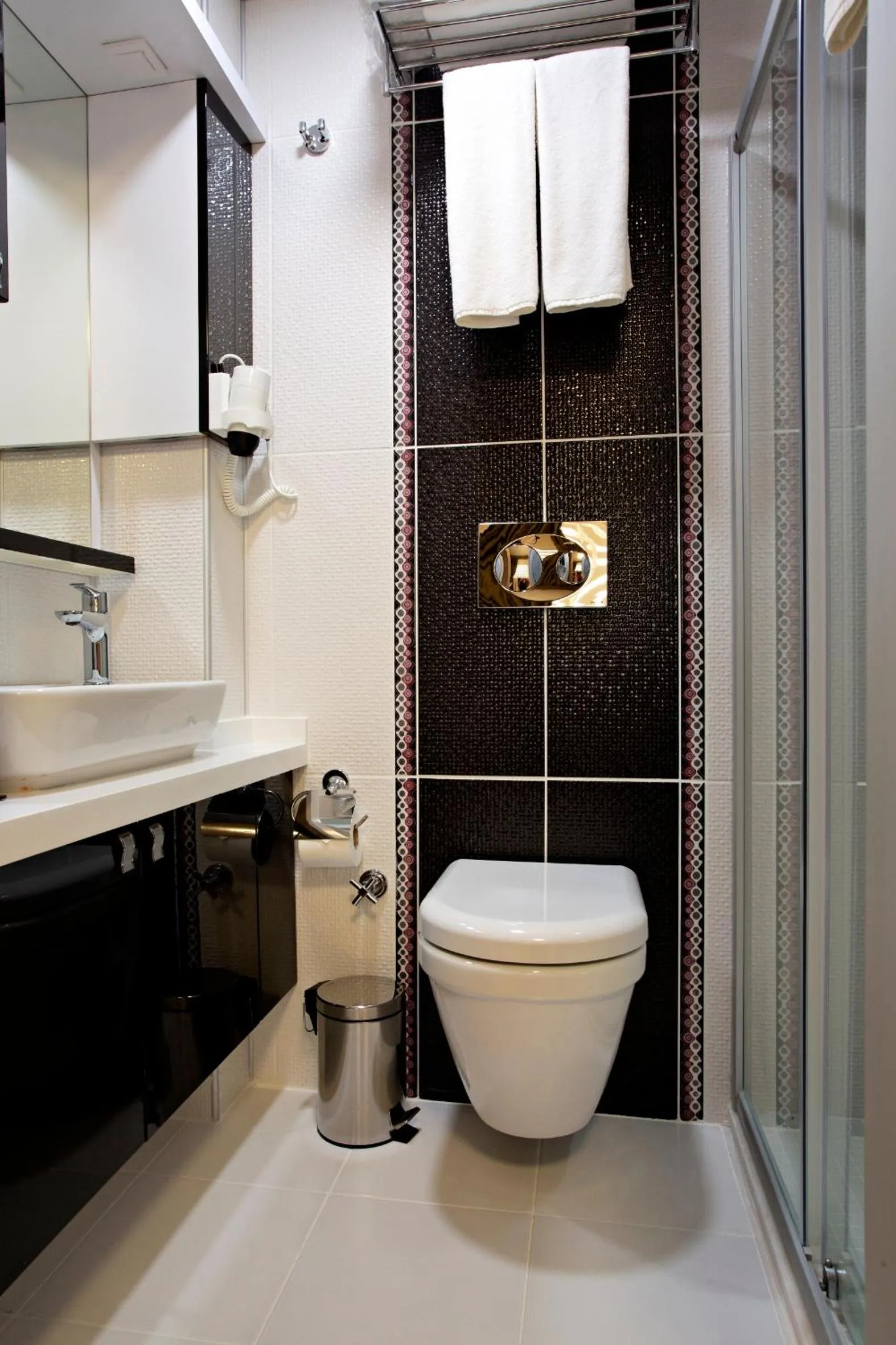 Bathroom in Endglory Hotel