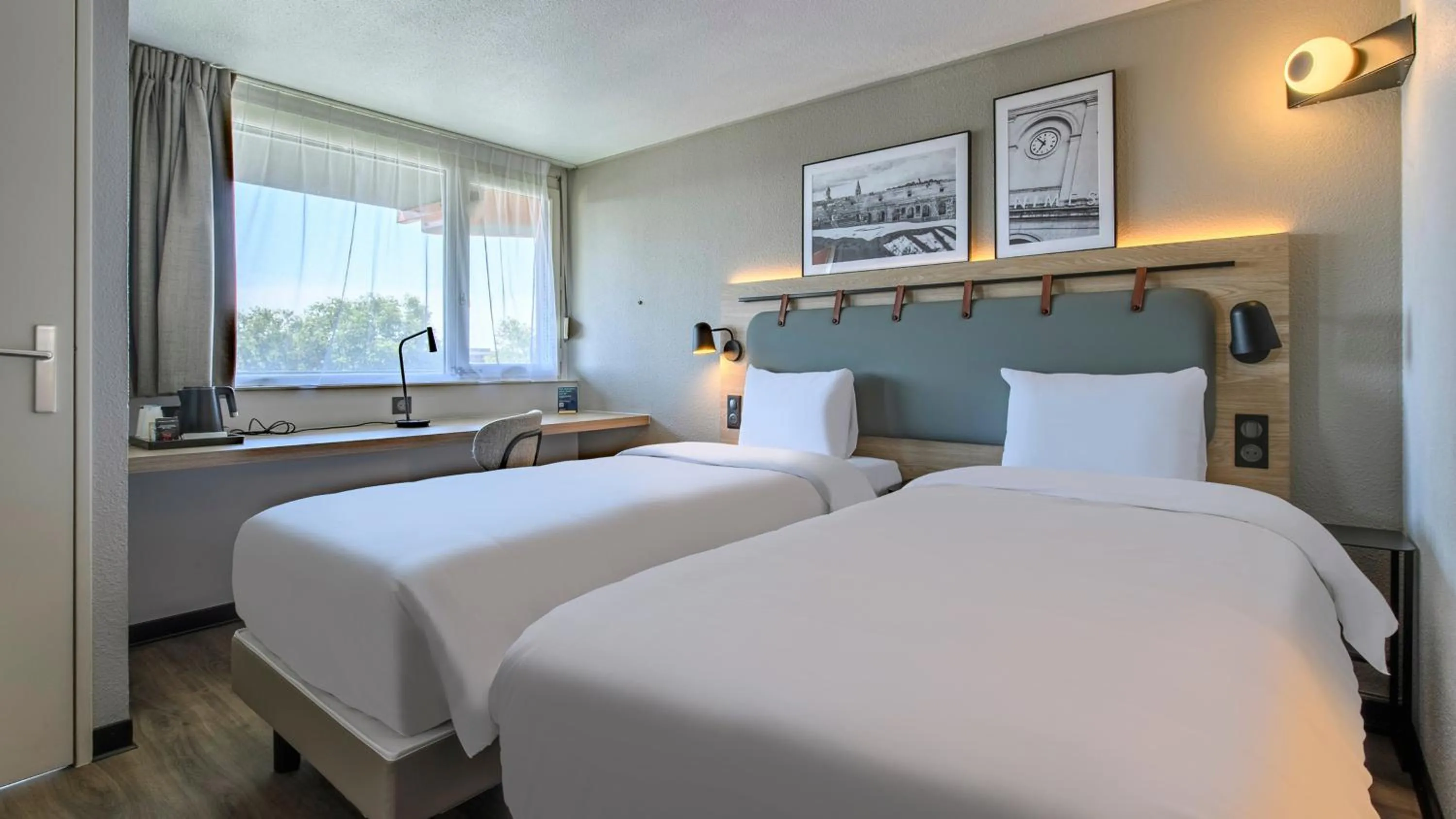 Bedroom, Bed in Campanile PRIME - Nîmes Centre