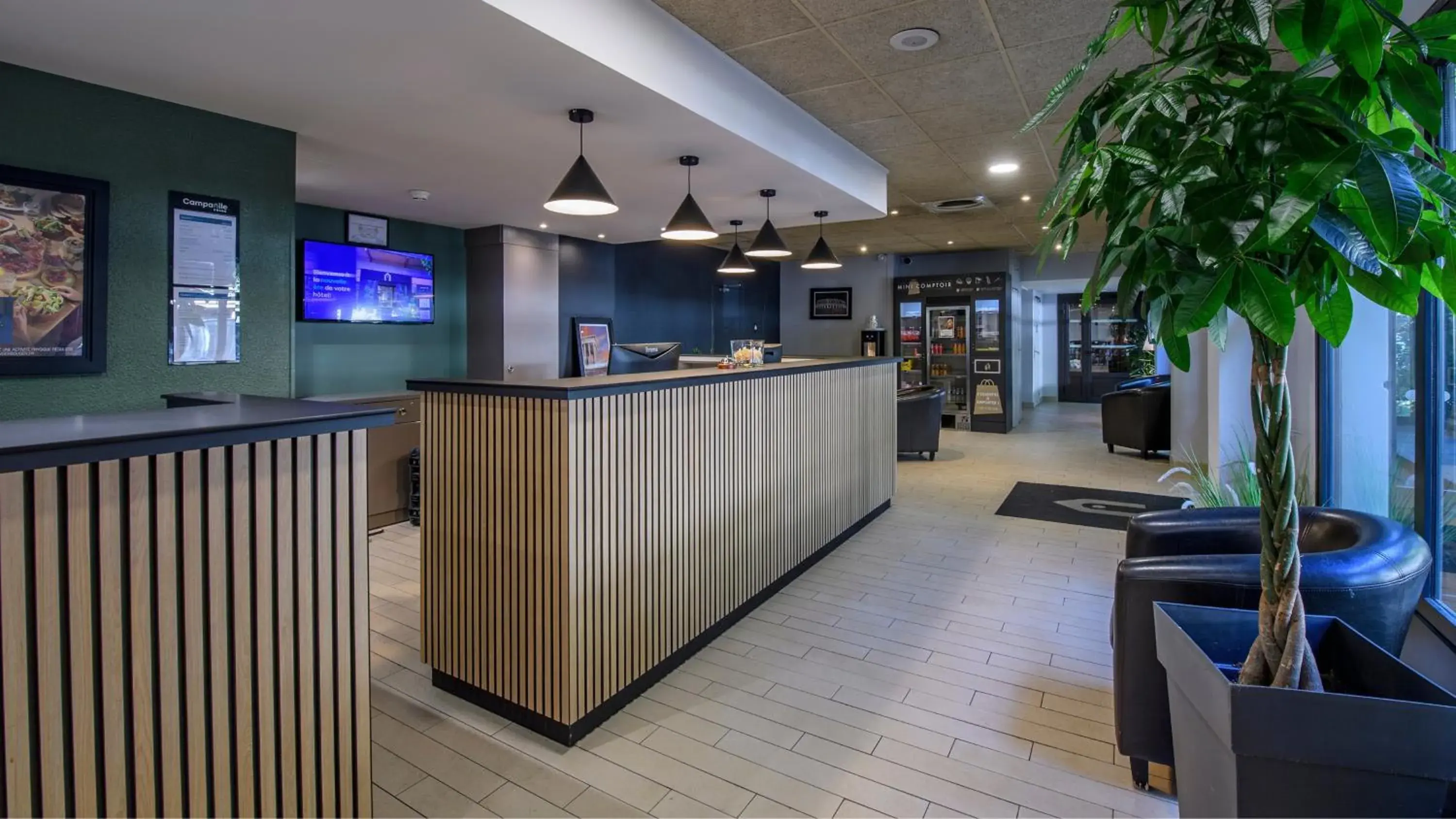 Lobby or reception in Campanile PRIME - Nîmes Centre Lobby or reception in Campanile PRIME - Nîmes Centre