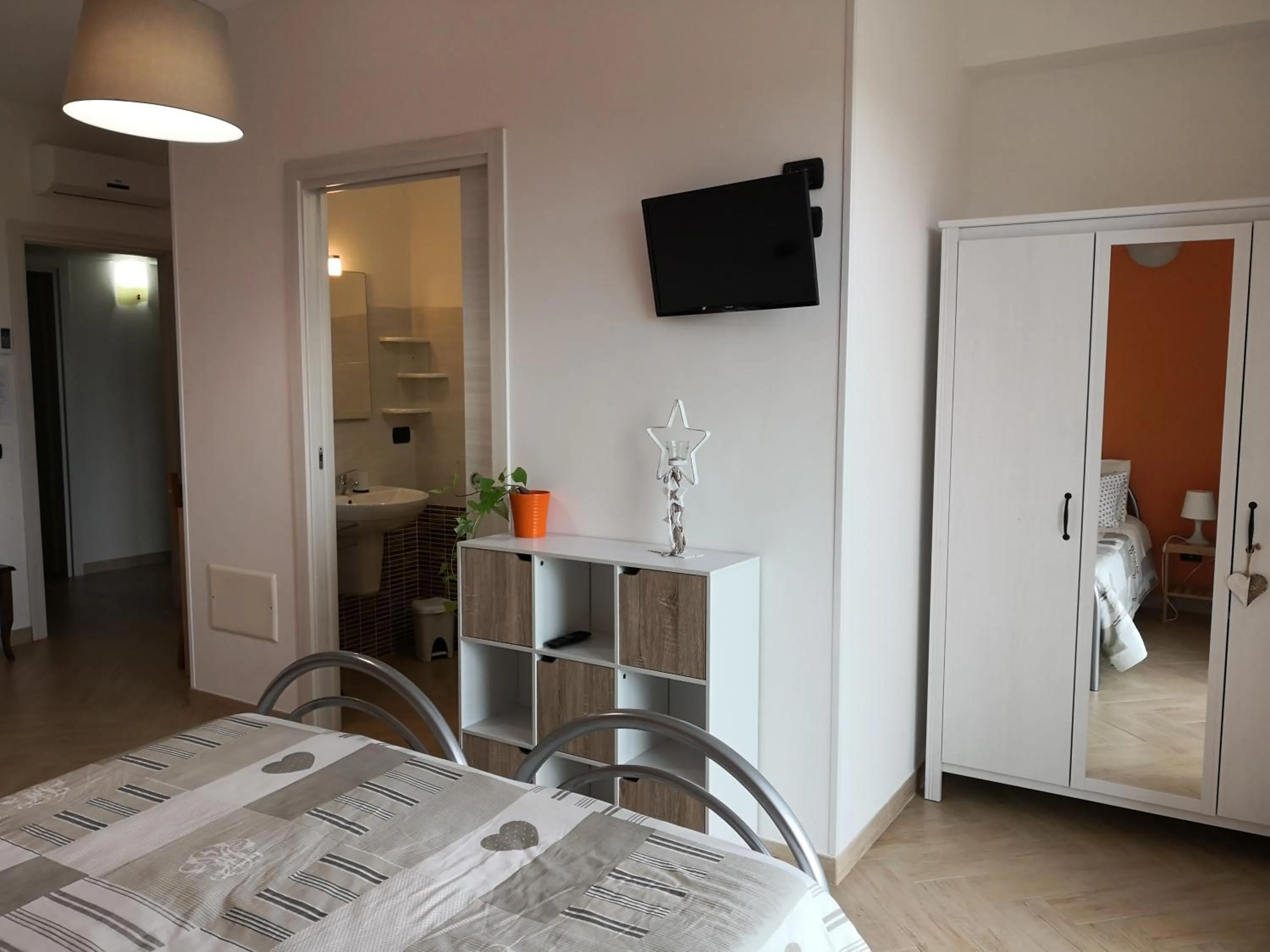 Bathroom, Bed in B&B Il Papavero Rosso