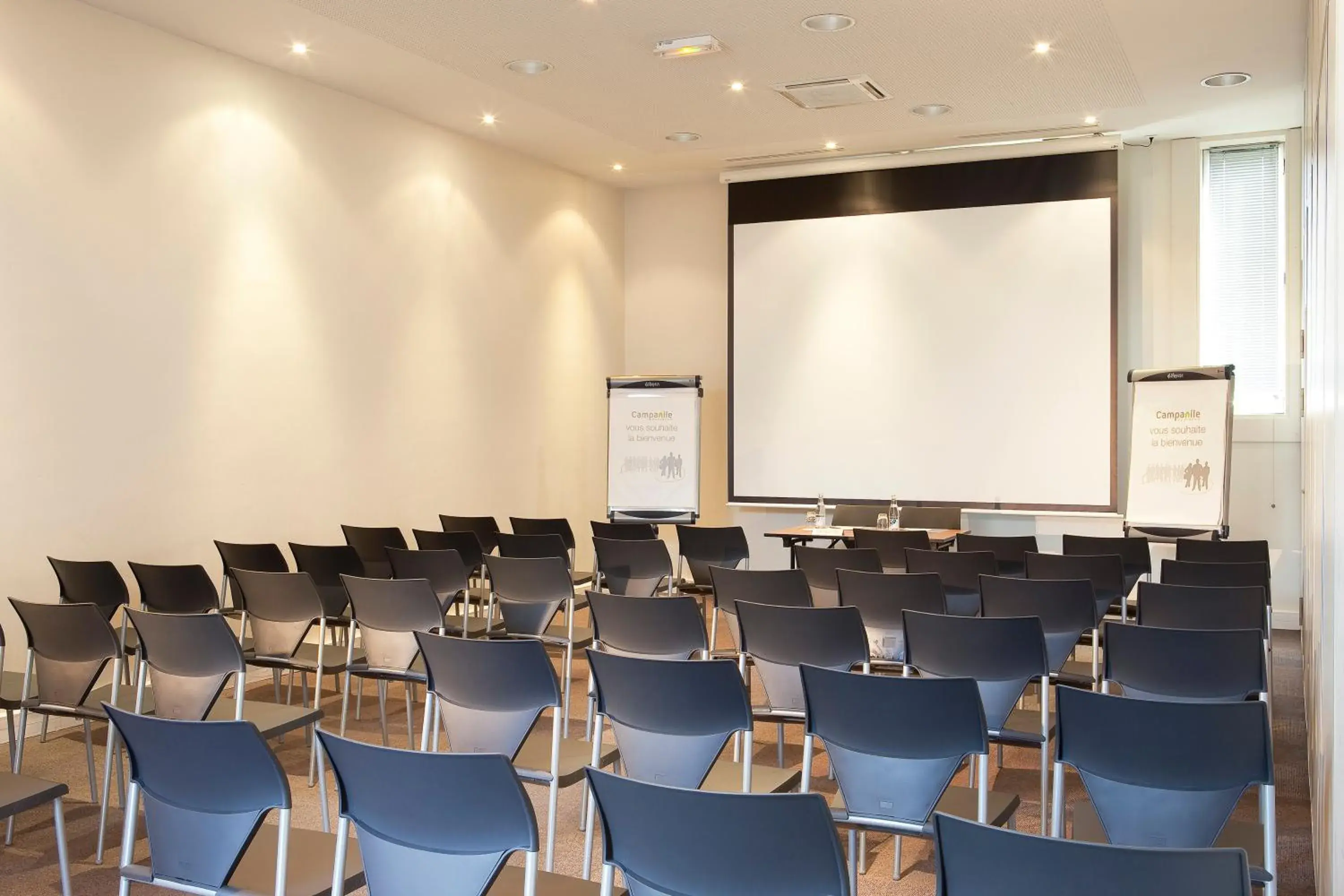 Business facilities, Business Area/Conference Room in Campanile Paris Porte d'Italie - Le Kremlin Bicêtre