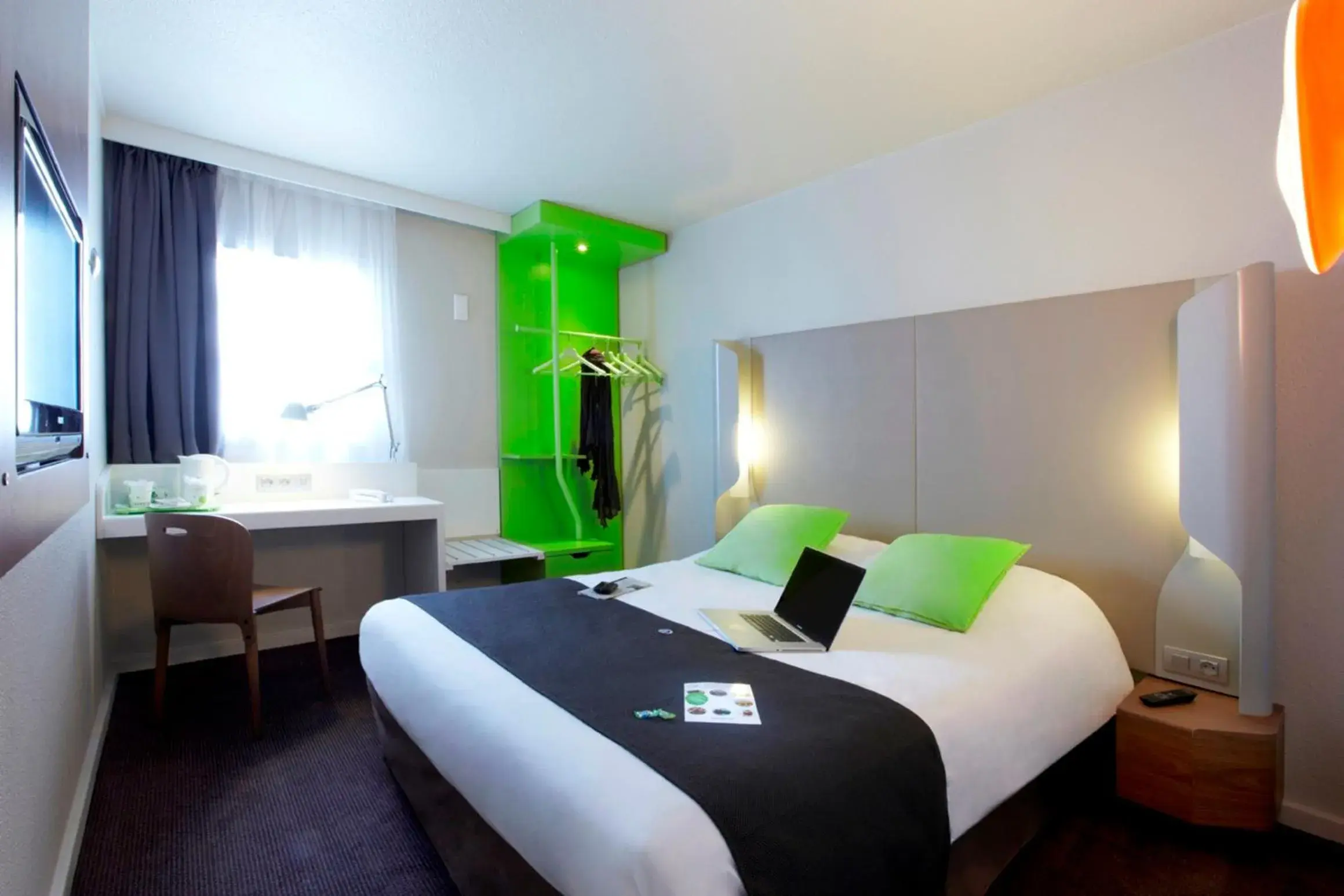 Bedroom, Bed in Campanile Paris Porte d'Italie - Le Kremlin Bicêtre