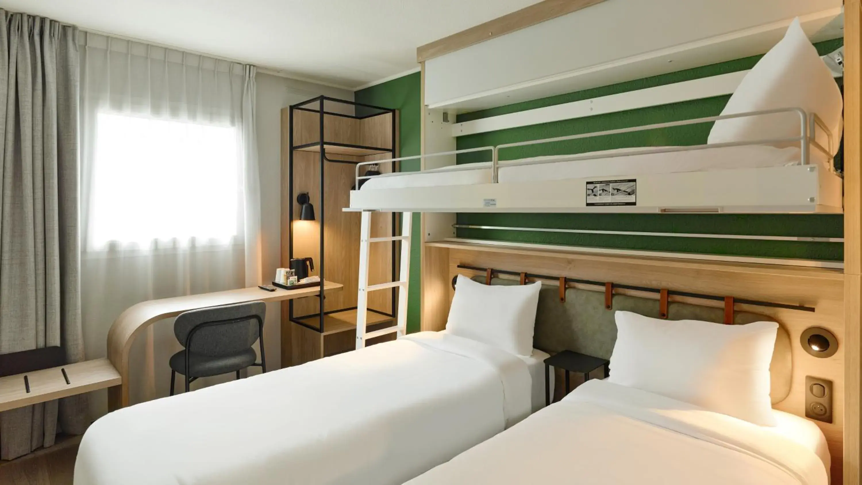 Bedroom, Bed in Campanile PRIME - Paris Porte d'Italie Bedroom, Bed in Campanile PRIME - Paris Porte d'Italie