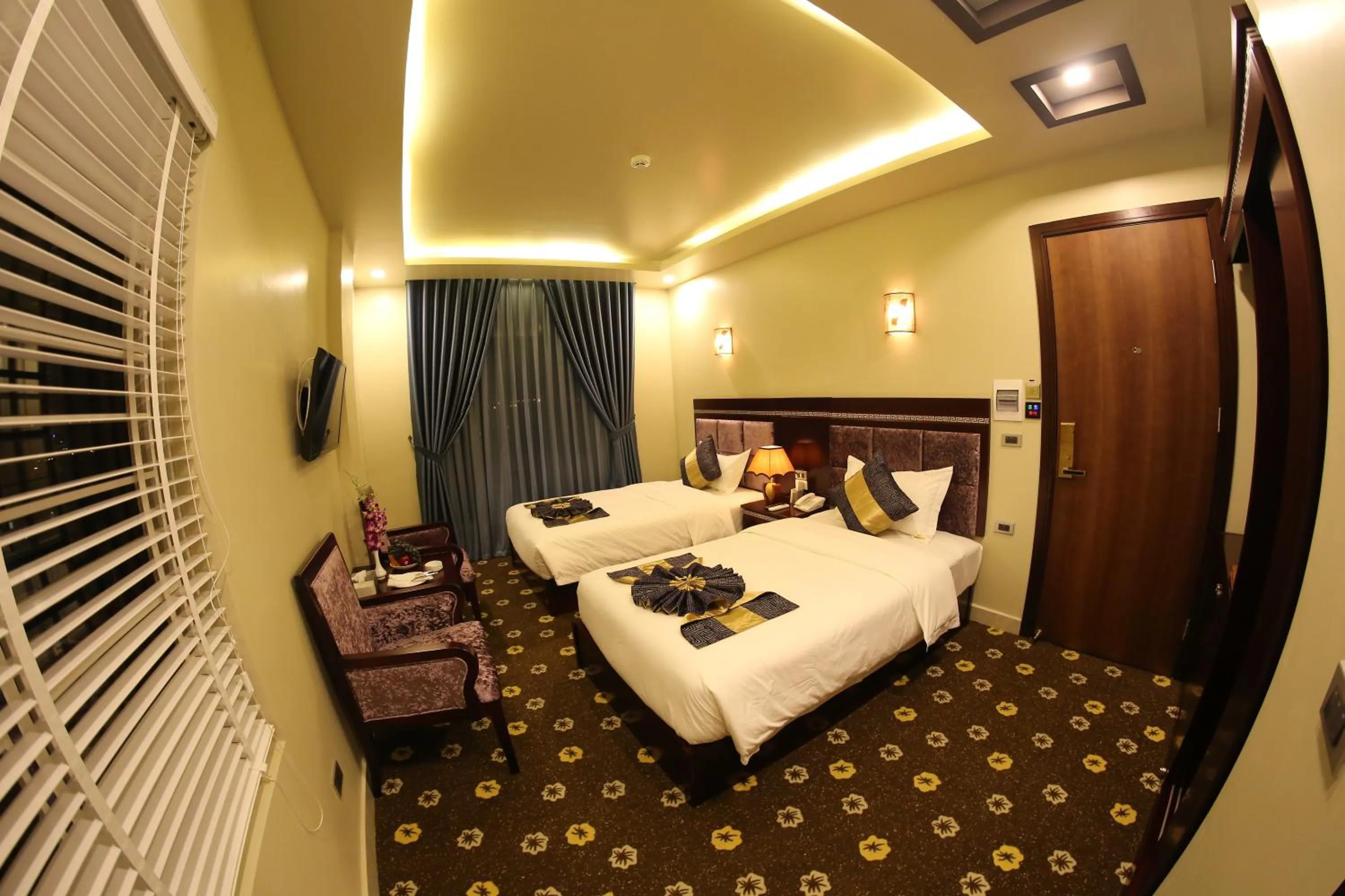 Photo of the whole room, Bed in Gallant Hotel 168