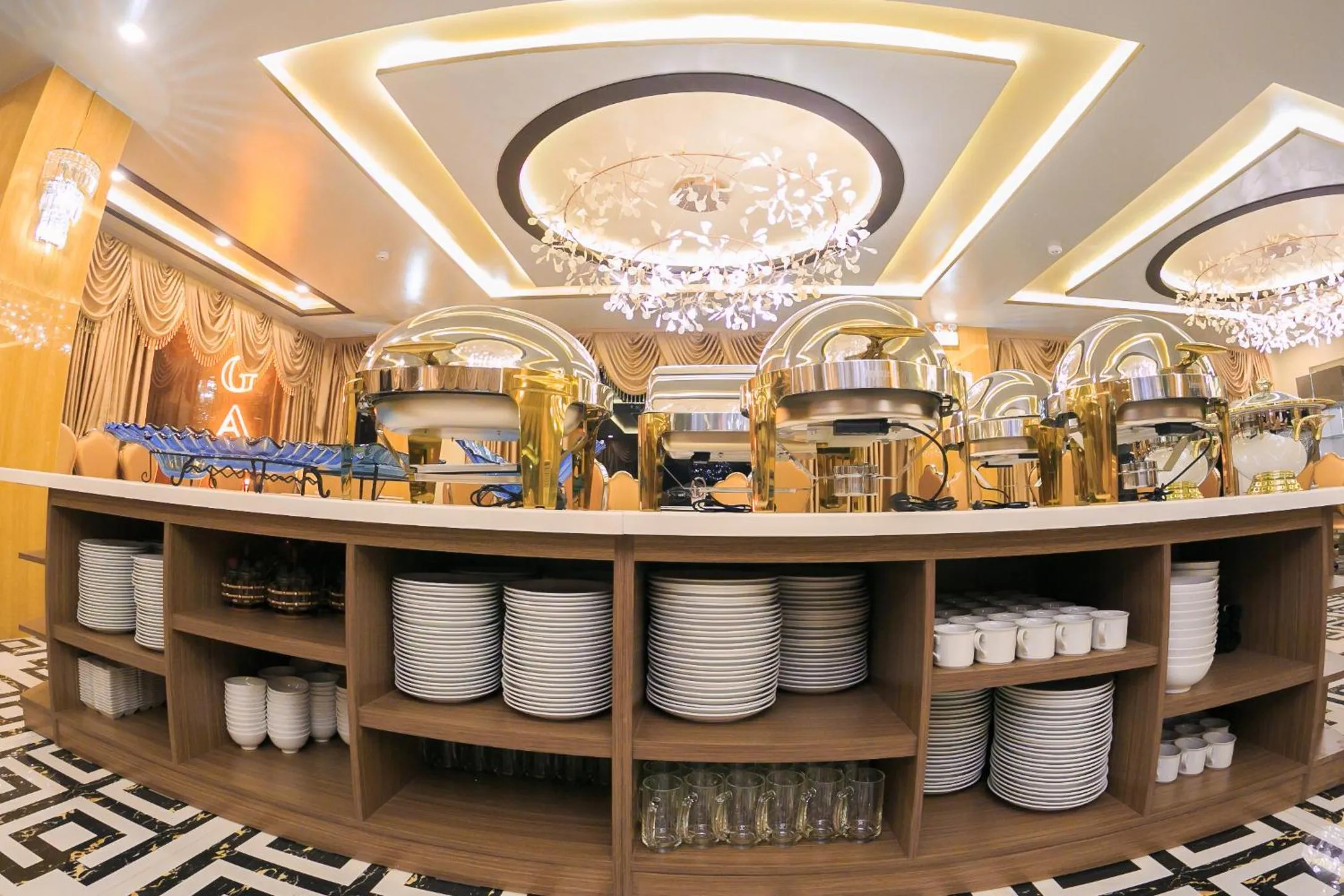 Restaurant/places to eat in Gallant Hotel 168