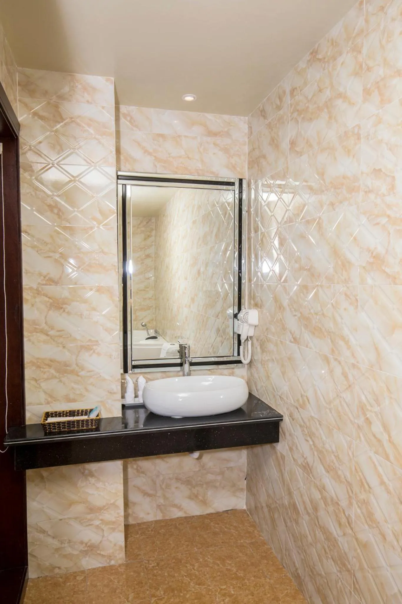 Bathroom in Gallant Hotel 168