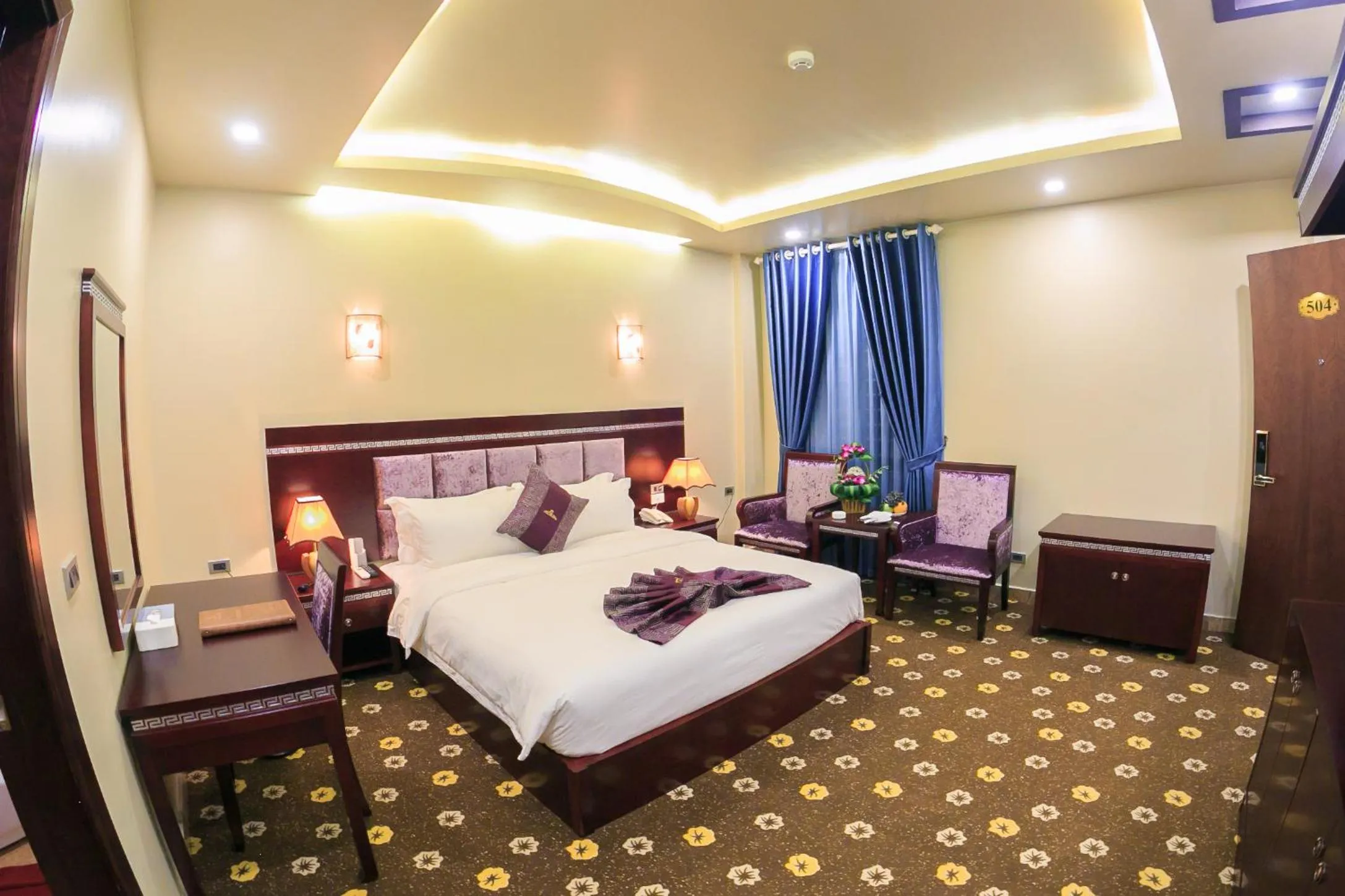 Photo of the whole room, Bed in Gallant Hotel 168