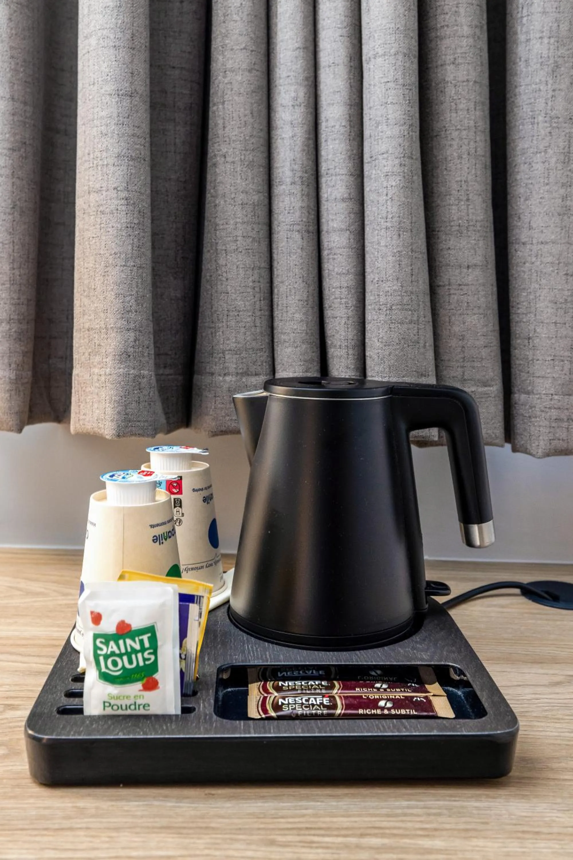 Coffee/tea facilities in Campanile NATURE - Cergy Saint Christophe