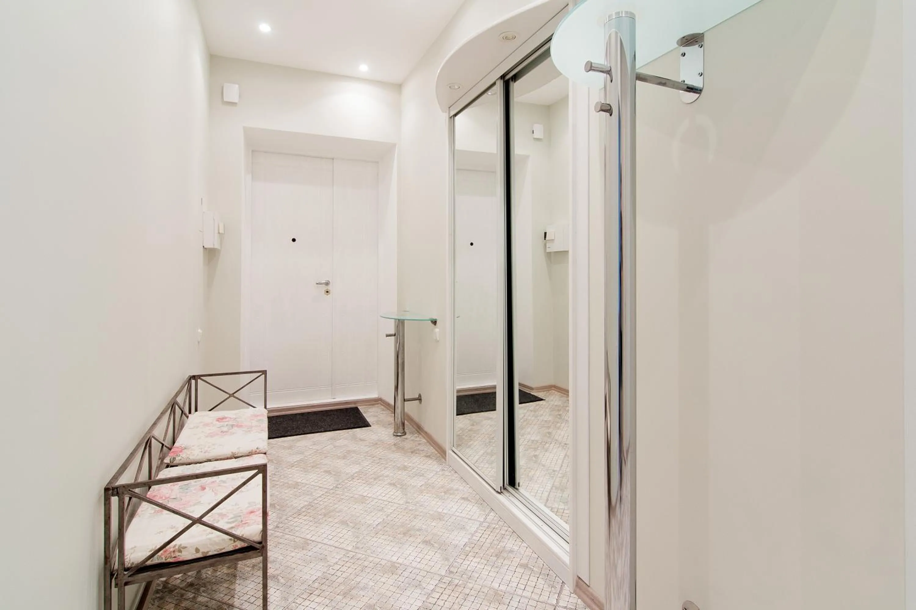 Bed in Best Apartments on St. Rishelievskaya 7